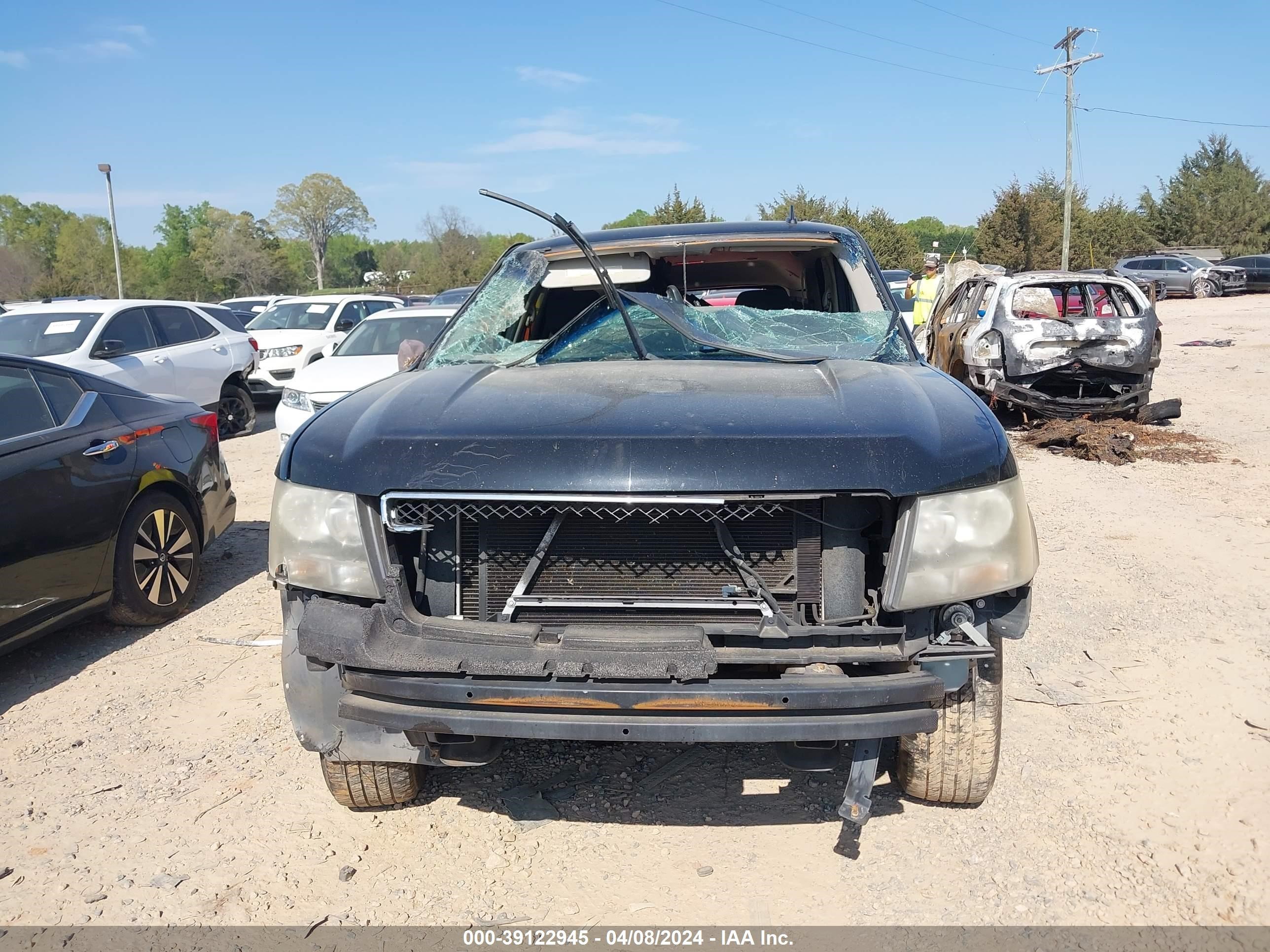 Photo 6 VIN: 1GNEC13J67R154460 - CHEVROLET TAHOE 