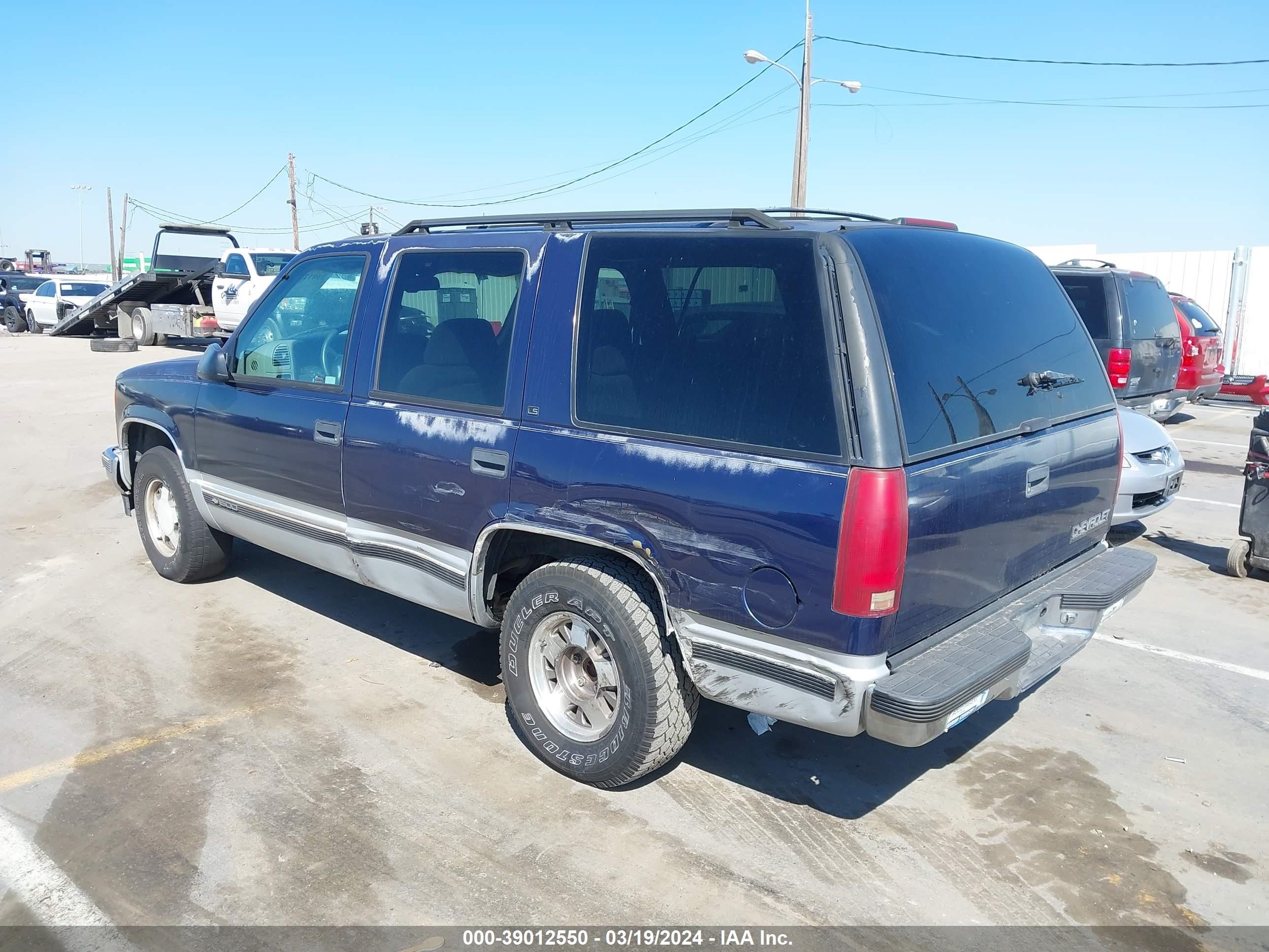 Photo 2 VIN: 1GNEC13R1TJ386222 - CHEVROLET TAHOE 