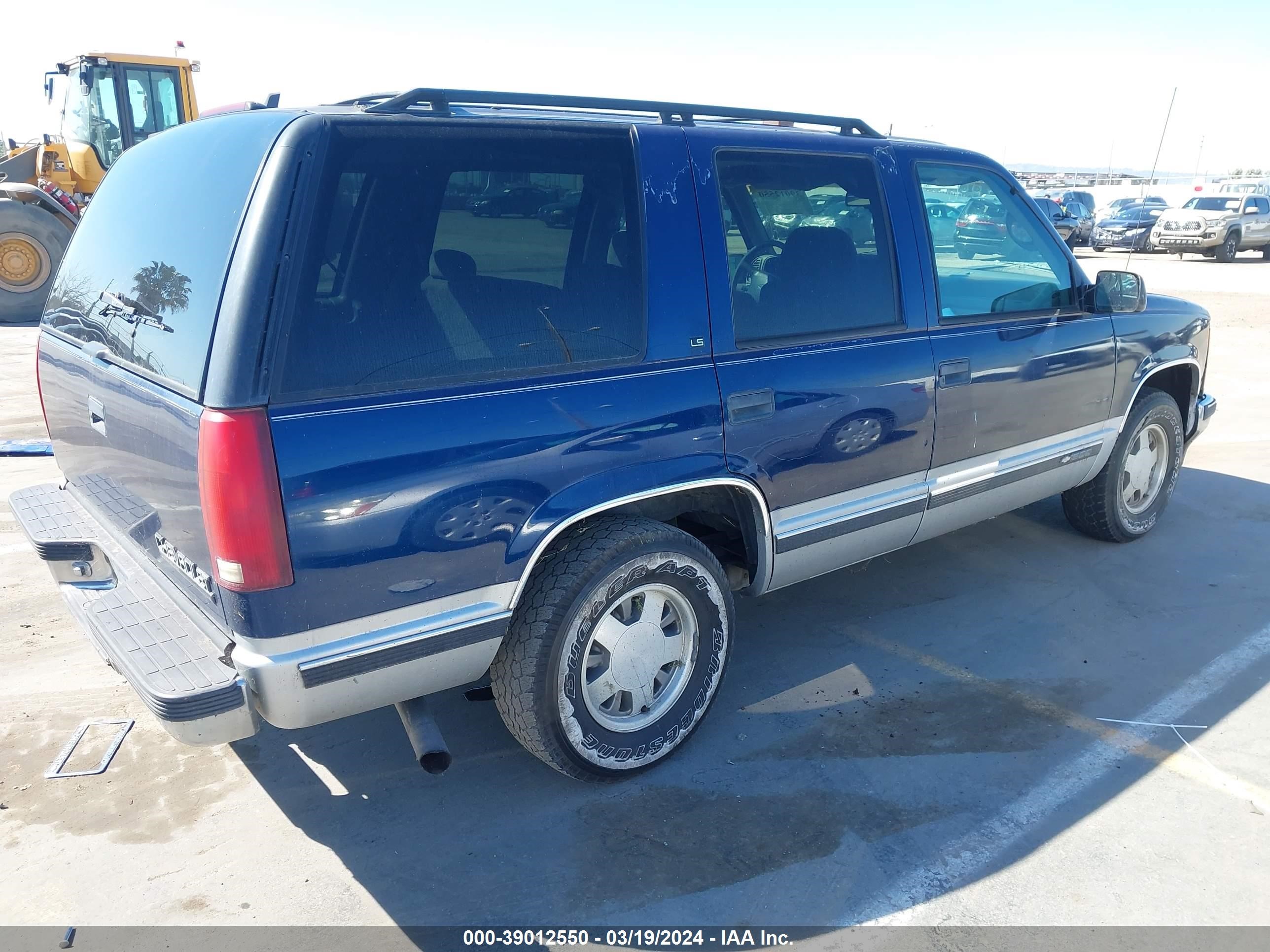 Photo 3 VIN: 1GNEC13R1TJ386222 - CHEVROLET TAHOE 