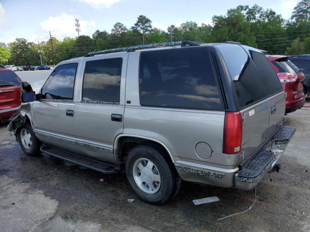 Photo 1 VIN: 1GNEC13R7XJ419858 - CHEVROLET TAHOE 