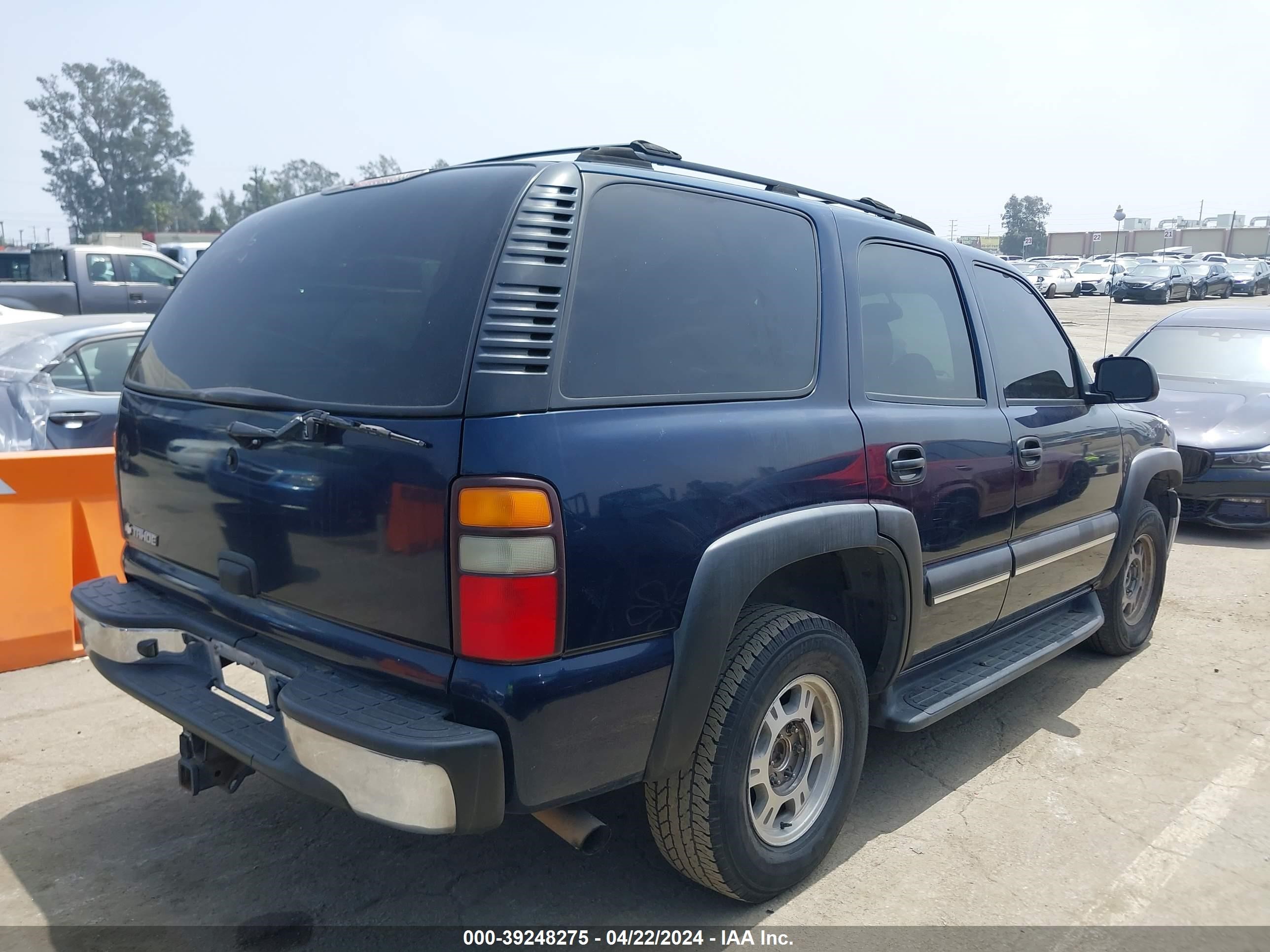 Photo 3 VIN: 1GNEC13T04R152636 - CHEVROLET TAHOE 