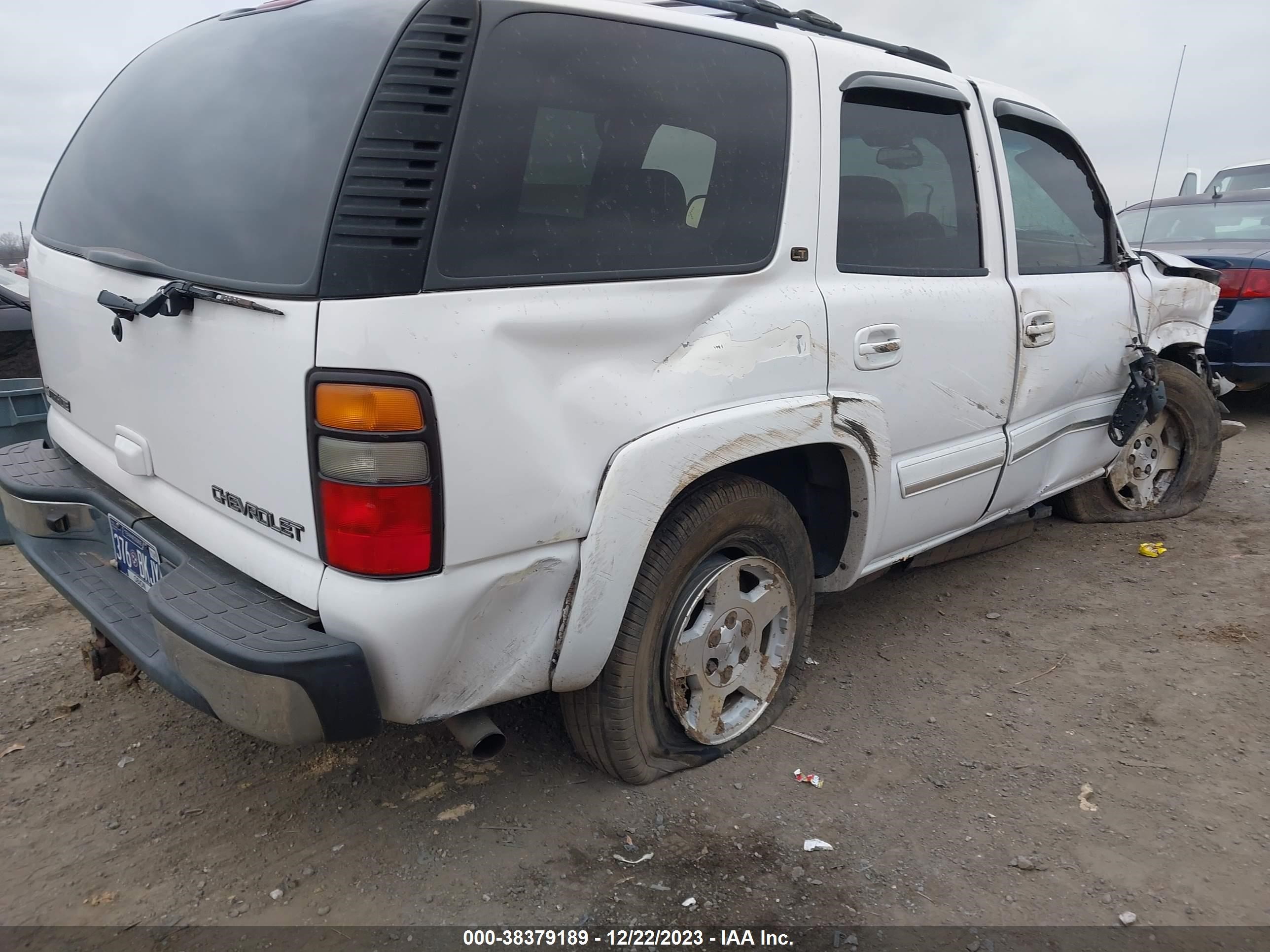 Photo 3 VIN: 1GNEC13T05R127074 - CHEVROLET TAHOE 