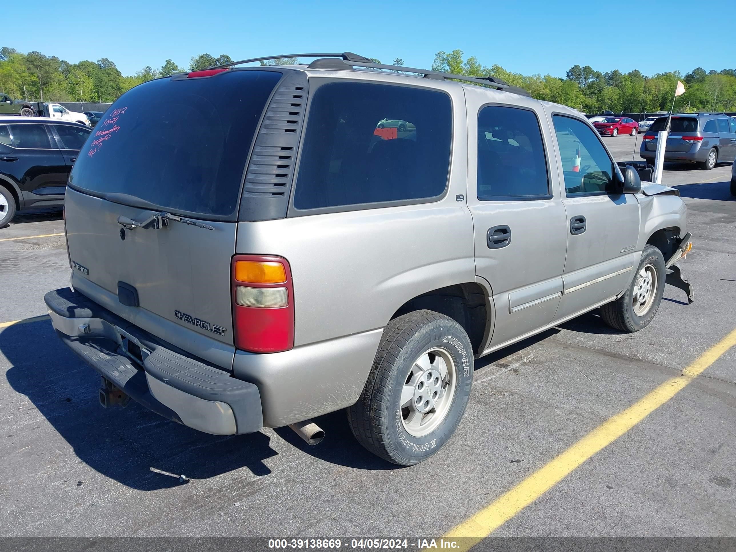 Photo 3 VIN: 1GNEC13T0YJ109676 - CHEVROLET TAHOE 