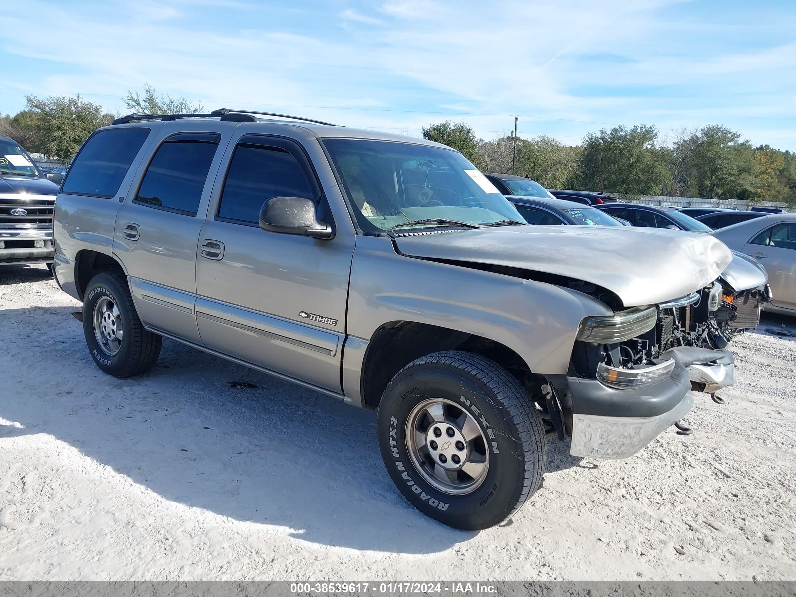 Photo 0 VIN: 1GNEC13T0YJ133881 - CHEVROLET TAHOE 