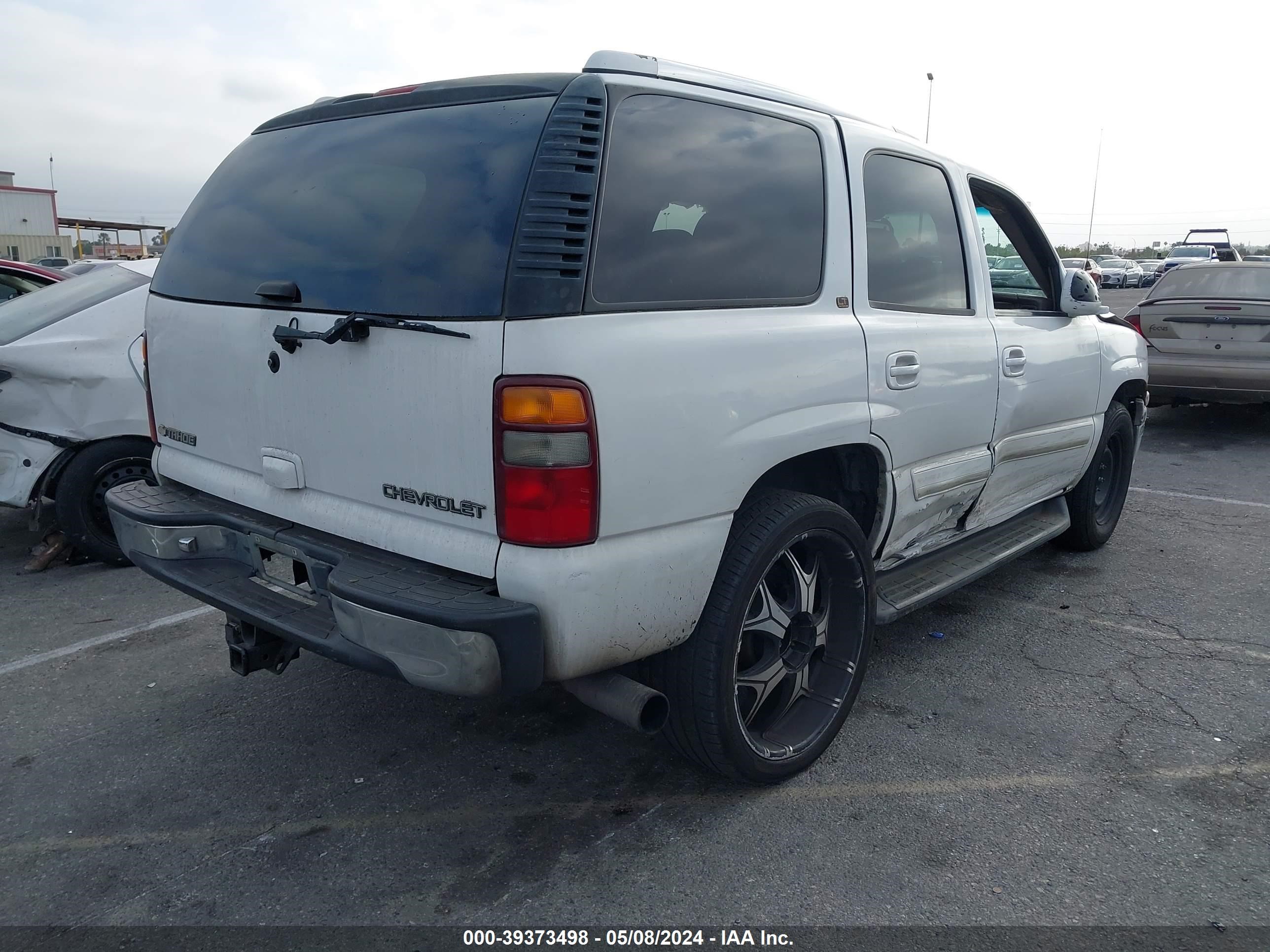 Photo 3 VIN: 1GNEC13T15J235234 - CHEVROLET TAHOE 