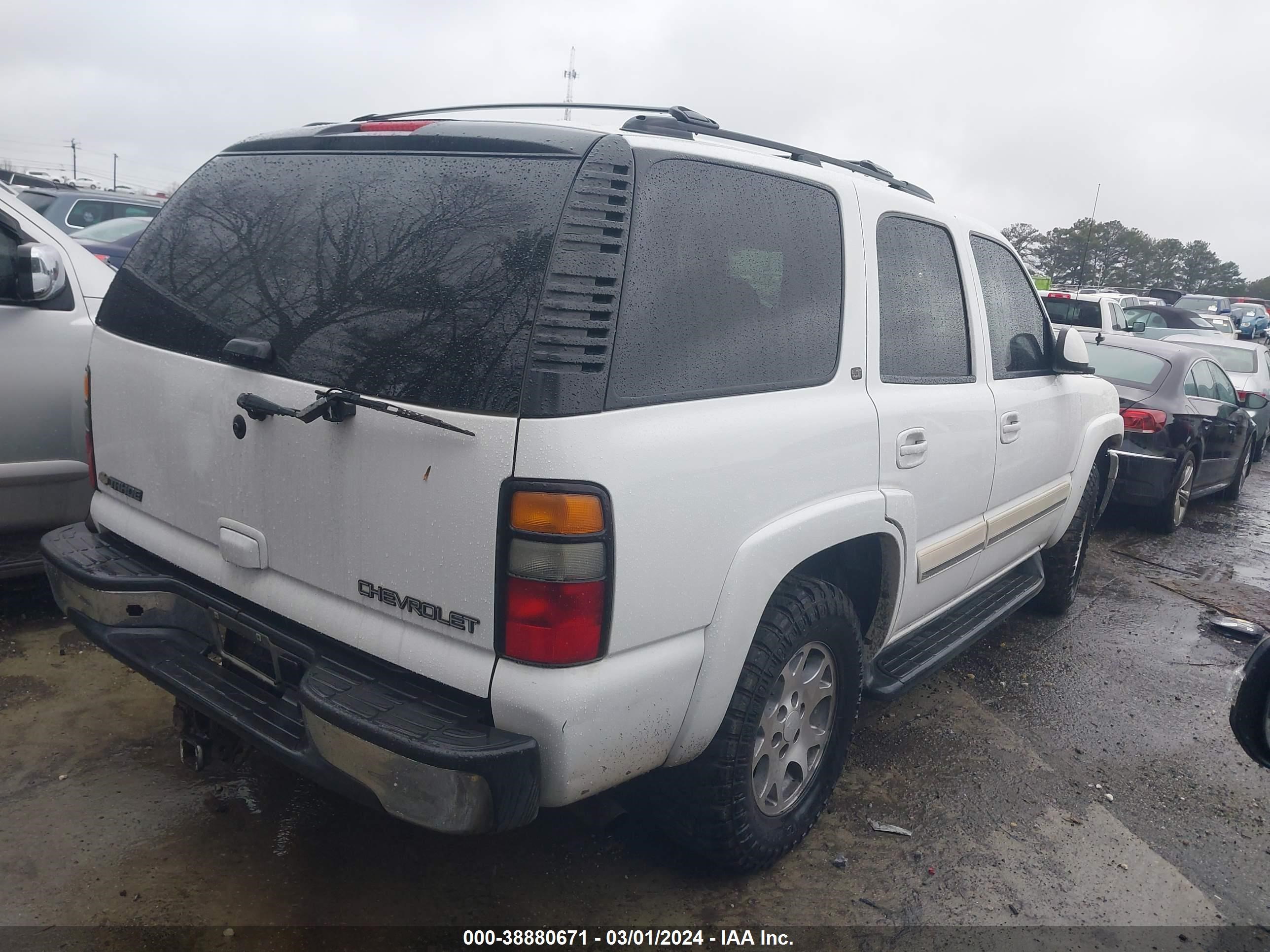 Photo 3 VIN: 1GNEC13T15R102944 - CHEVROLET TAHOE 