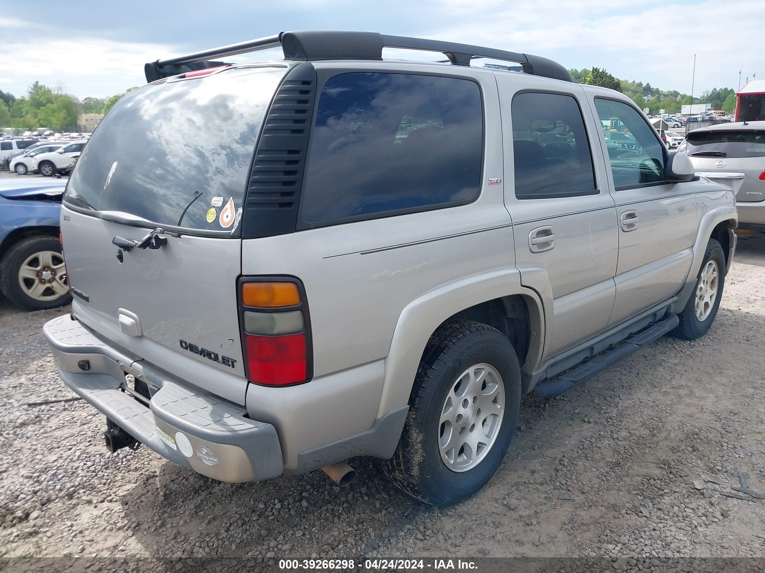 Photo 3 VIN: 1GNEC13T15R173321 - CHEVROLET TAHOE 