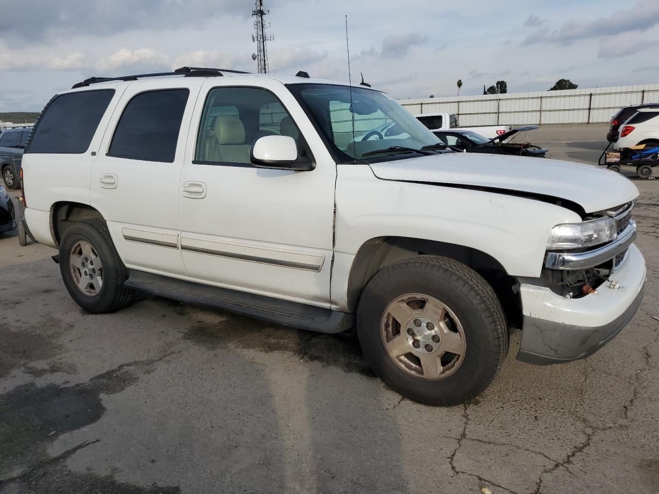 Photo 3 VIN: 1GNEC13T24J213743 - CHEVROLET TAHOE 