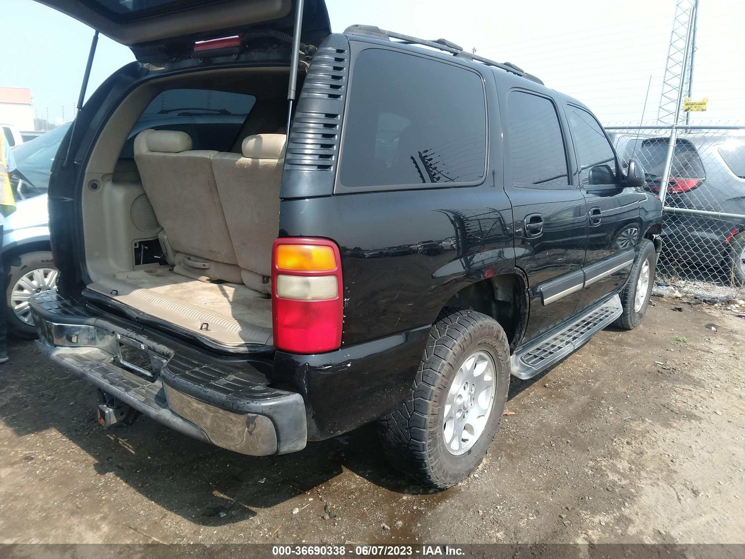 Photo 3 VIN: 1GNEC13T25R133989 - CHEVROLET TAHOE 