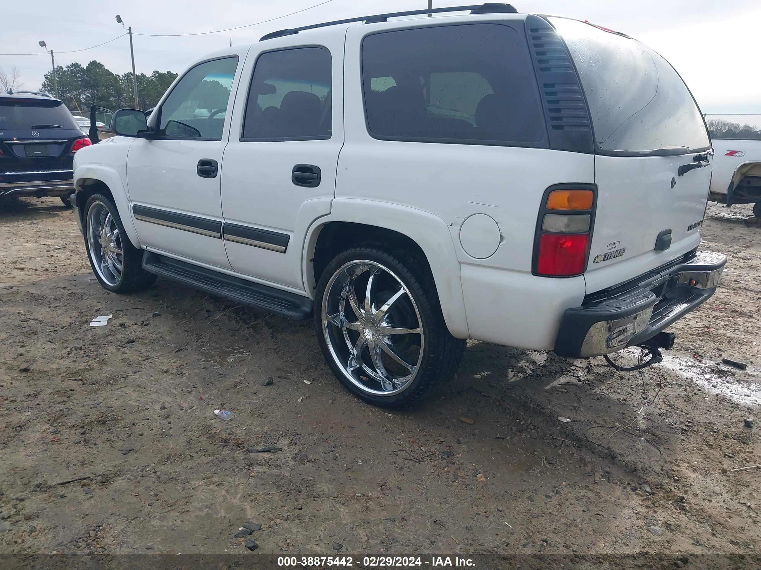 Photo 2 VIN: 1GNEC13T25R165180 - CHEVROLET TAHOE 