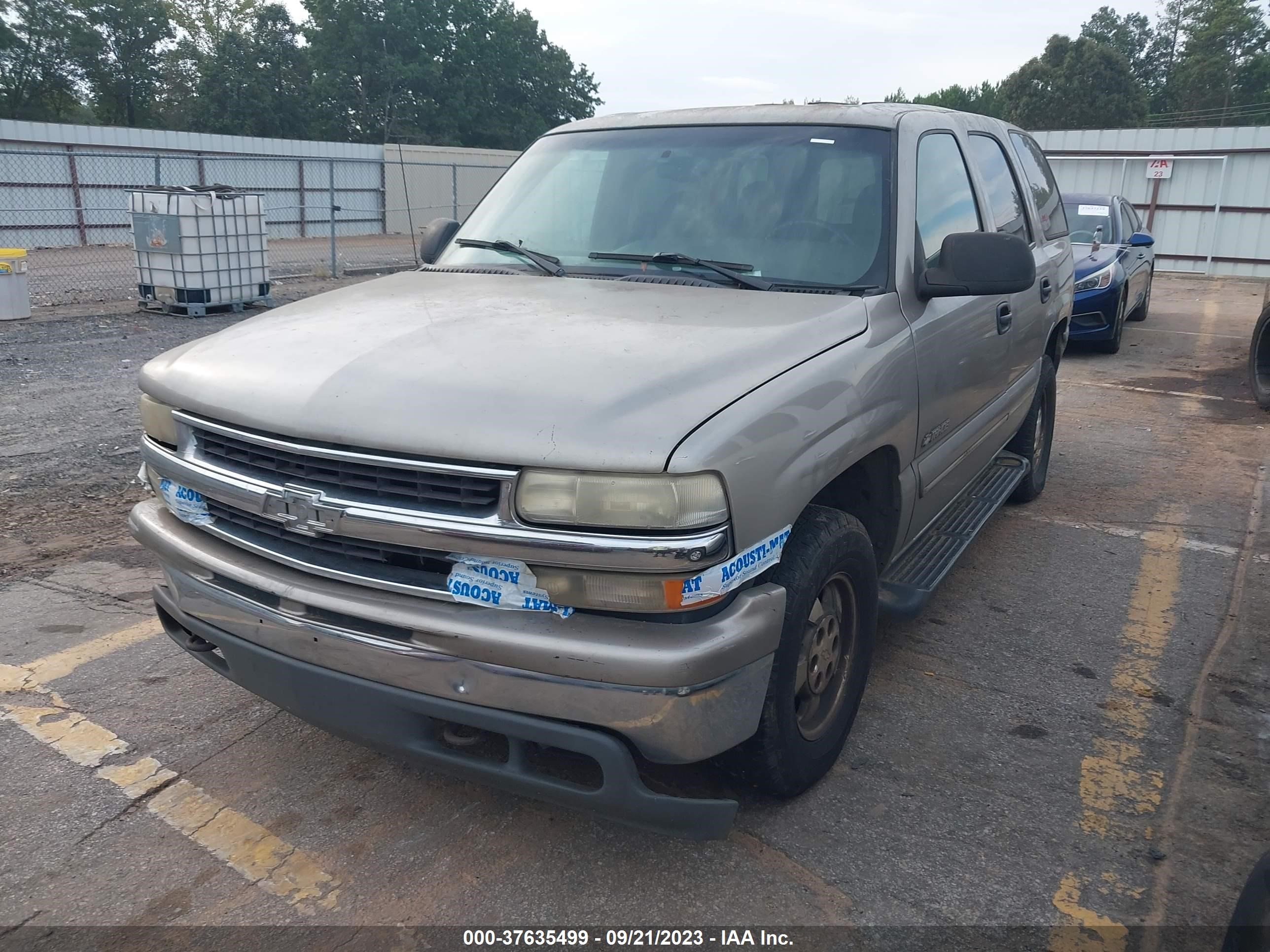 Photo 1 VIN: 1GNEC13T3YJ194366 - CHEVROLET TAHOE 