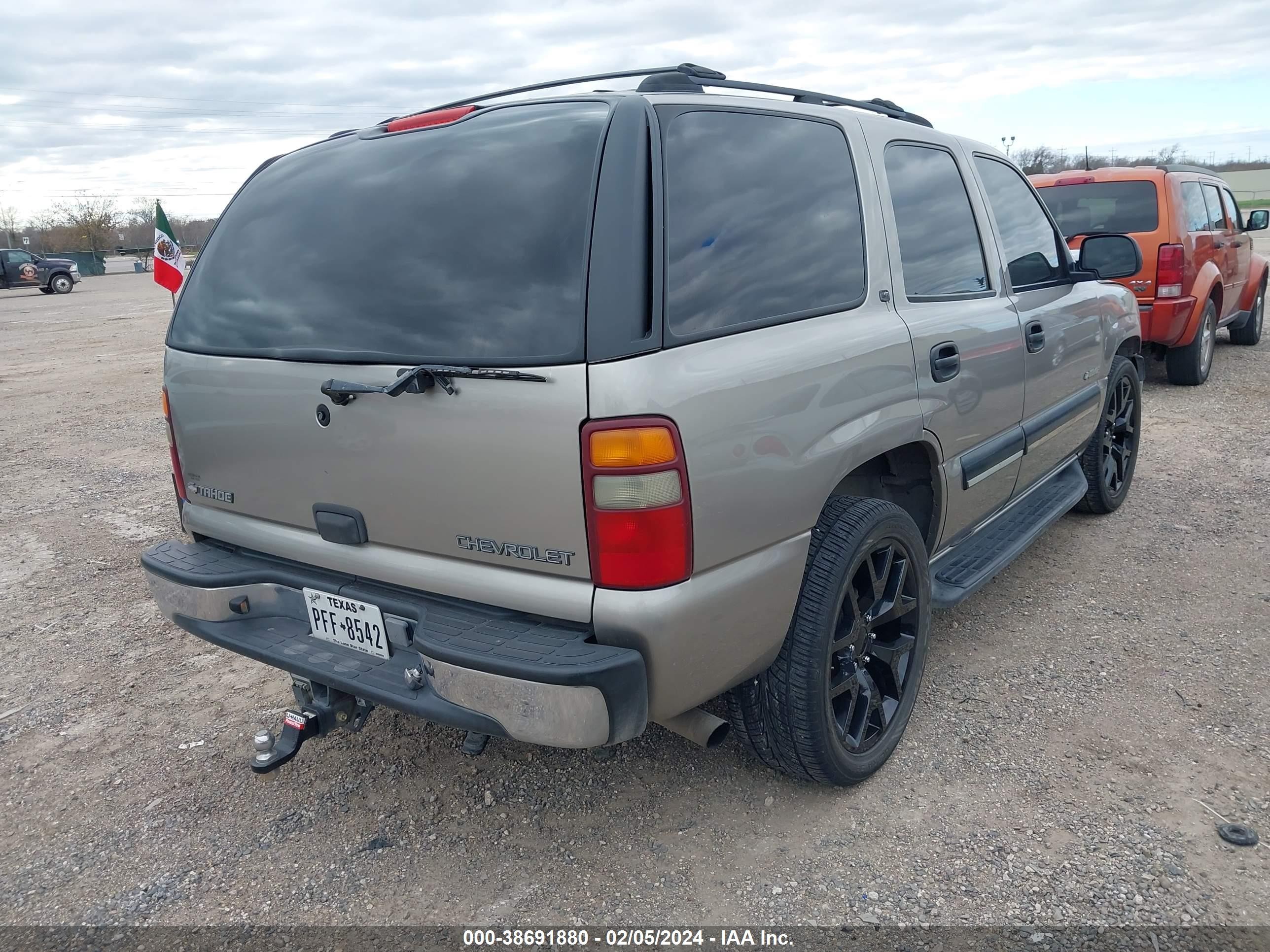 Photo 3 VIN: 1GNEC13T51R131728 - CHEVROLET TAHOE 