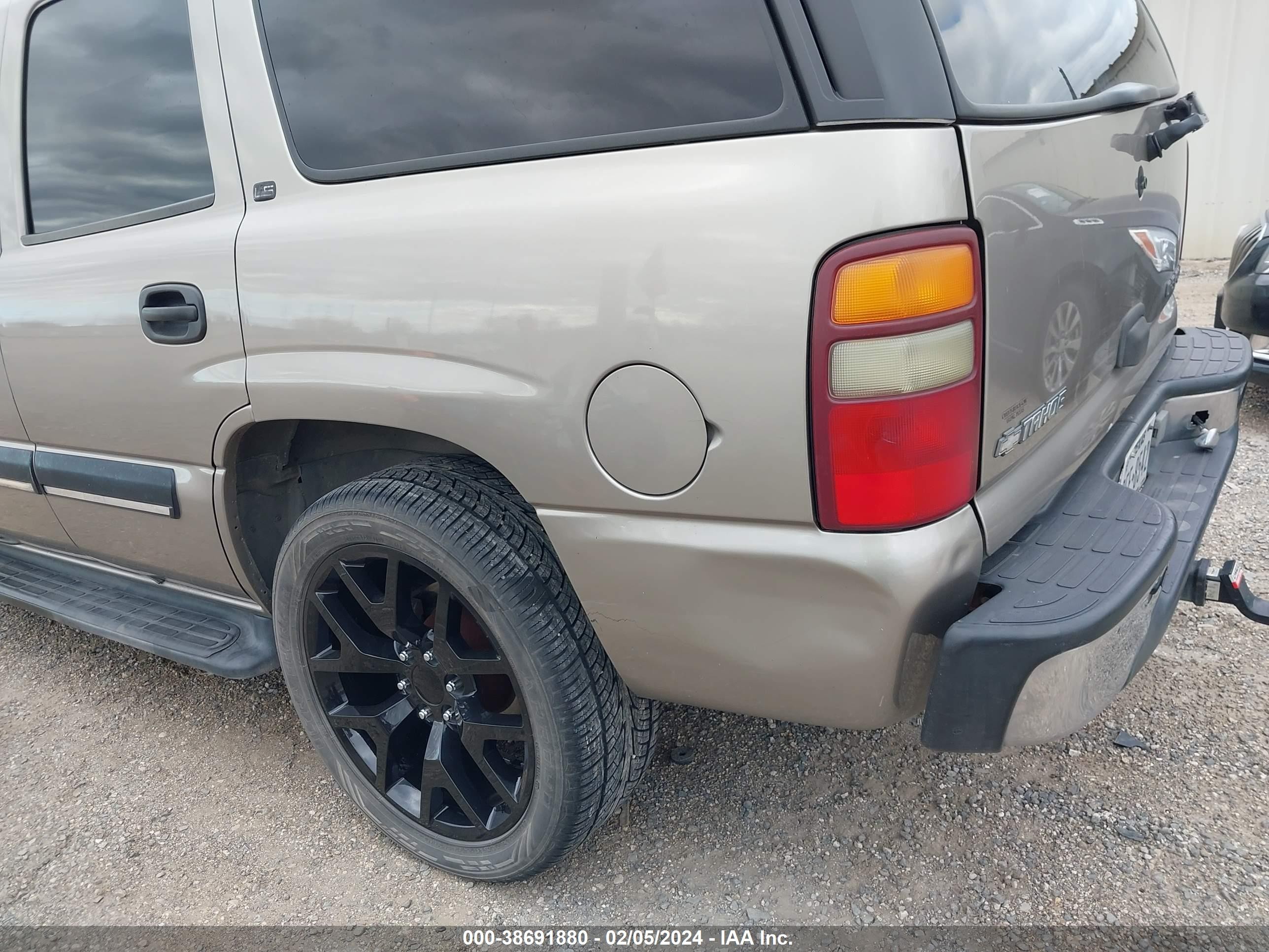 Photo 5 VIN: 1GNEC13T51R131728 - CHEVROLET TAHOE 