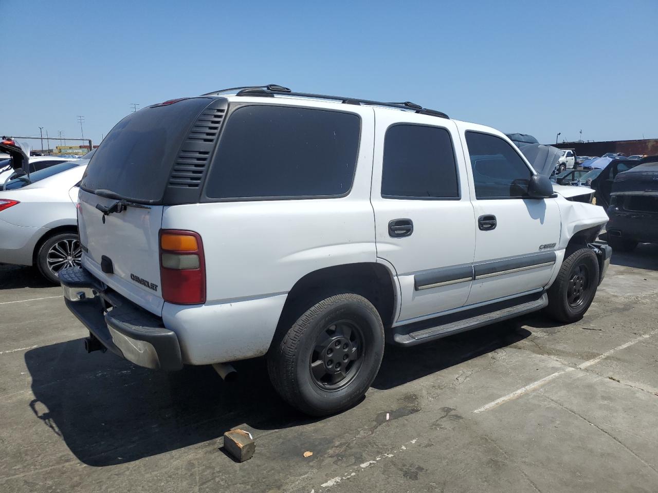 Photo 2 VIN: 1GNEC13T52R150166 - CHEVROLET TAHOE 