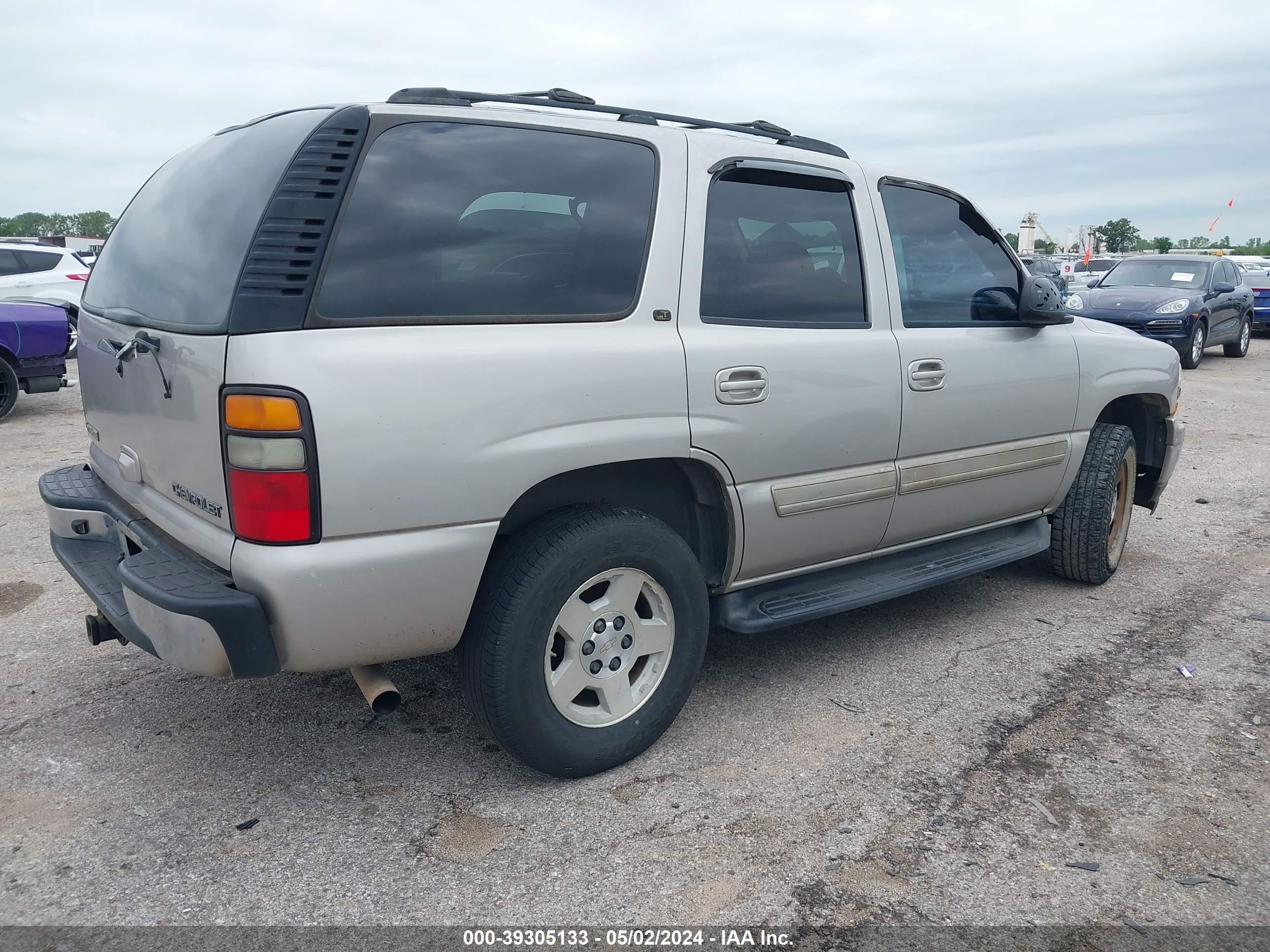 Photo 3 VIN: 1GNEC13T55R153377 - CHEVROLET TAHOE 