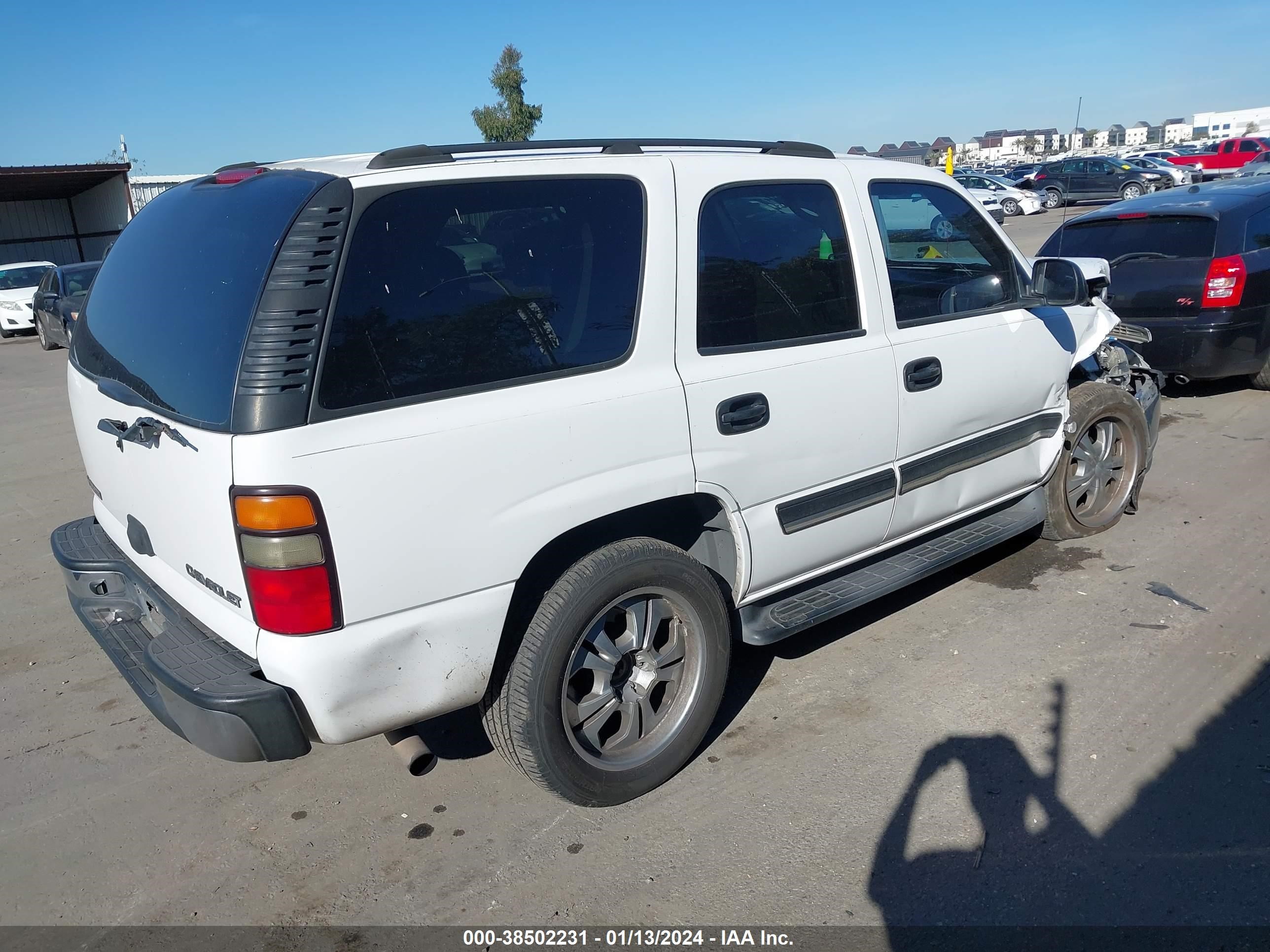 Photo 3 VIN: 1GNEC13T55R228952 - CHEVROLET TAHOE 