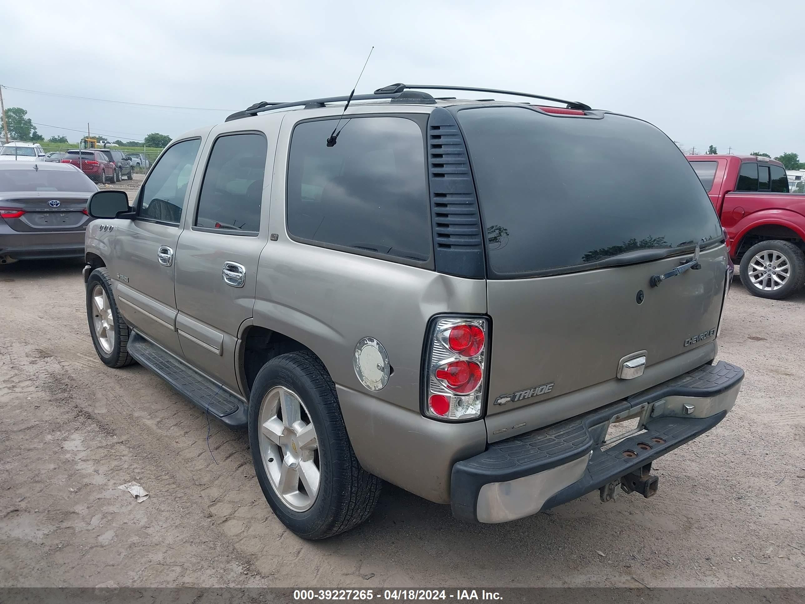 Photo 2 VIN: 1GNEC13T61J122079 - CHEVROLET TAHOE 