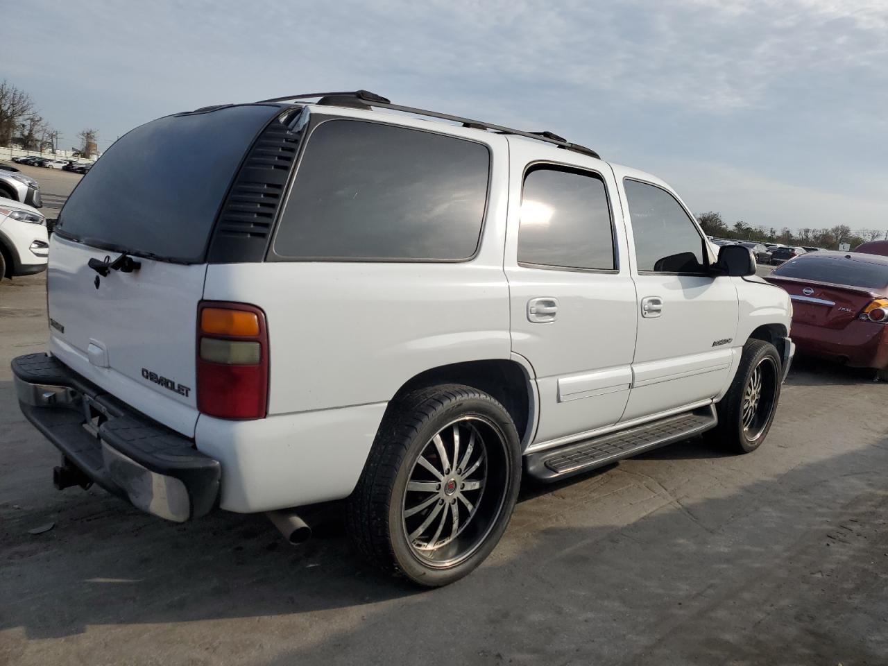 Photo 2 VIN: 1GNEC13T61J235417 - CHEVROLET TAHOE 