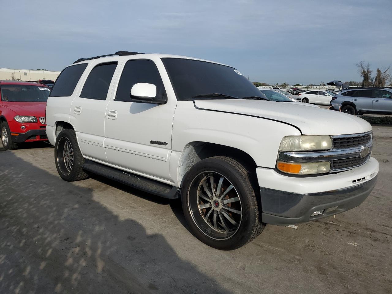 Photo 3 VIN: 1GNEC13T61J235417 - CHEVROLET TAHOE 