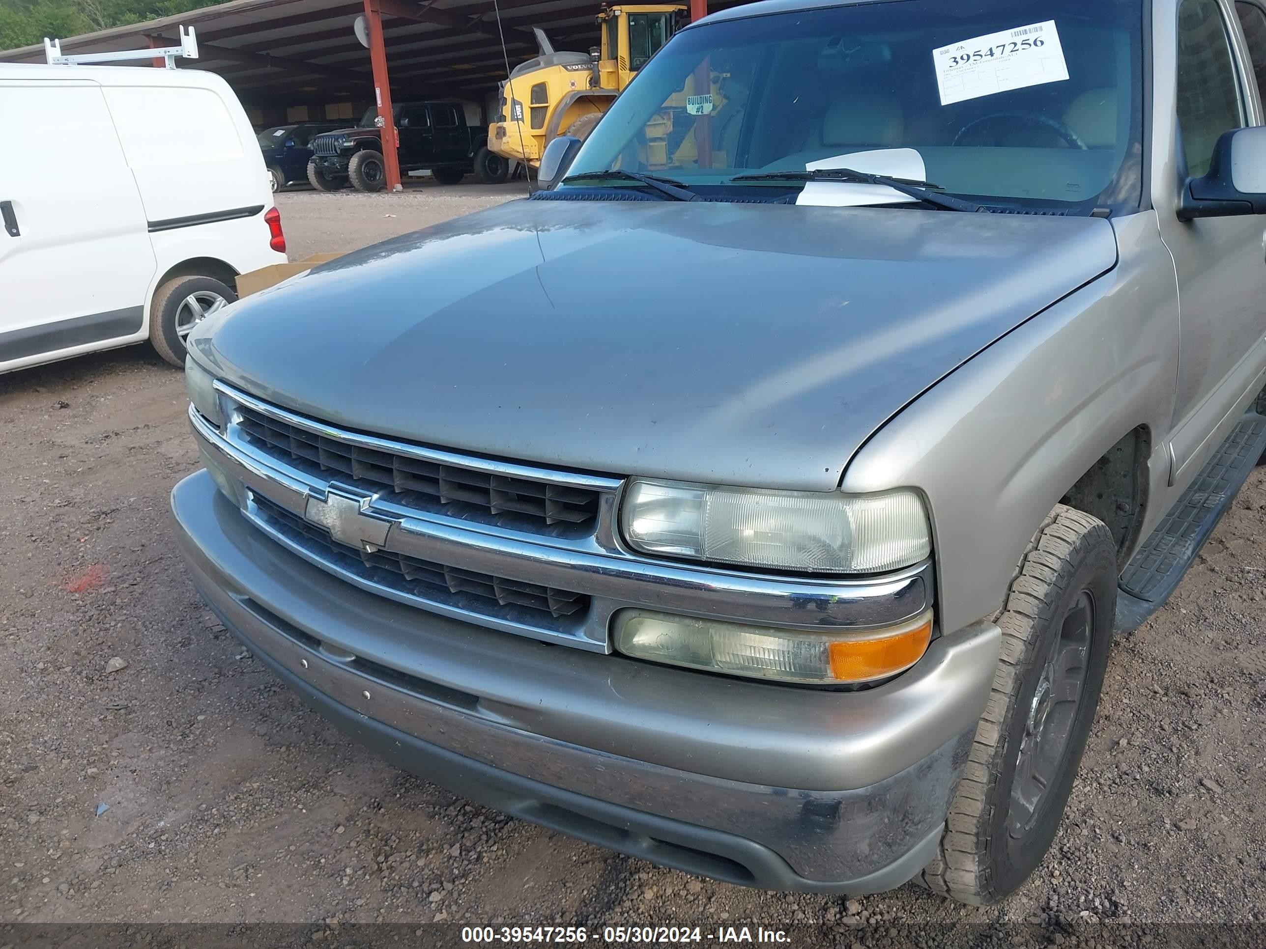 Photo 5 VIN: 1GNEC13T71J279989 - CHEVROLET TAHOE 