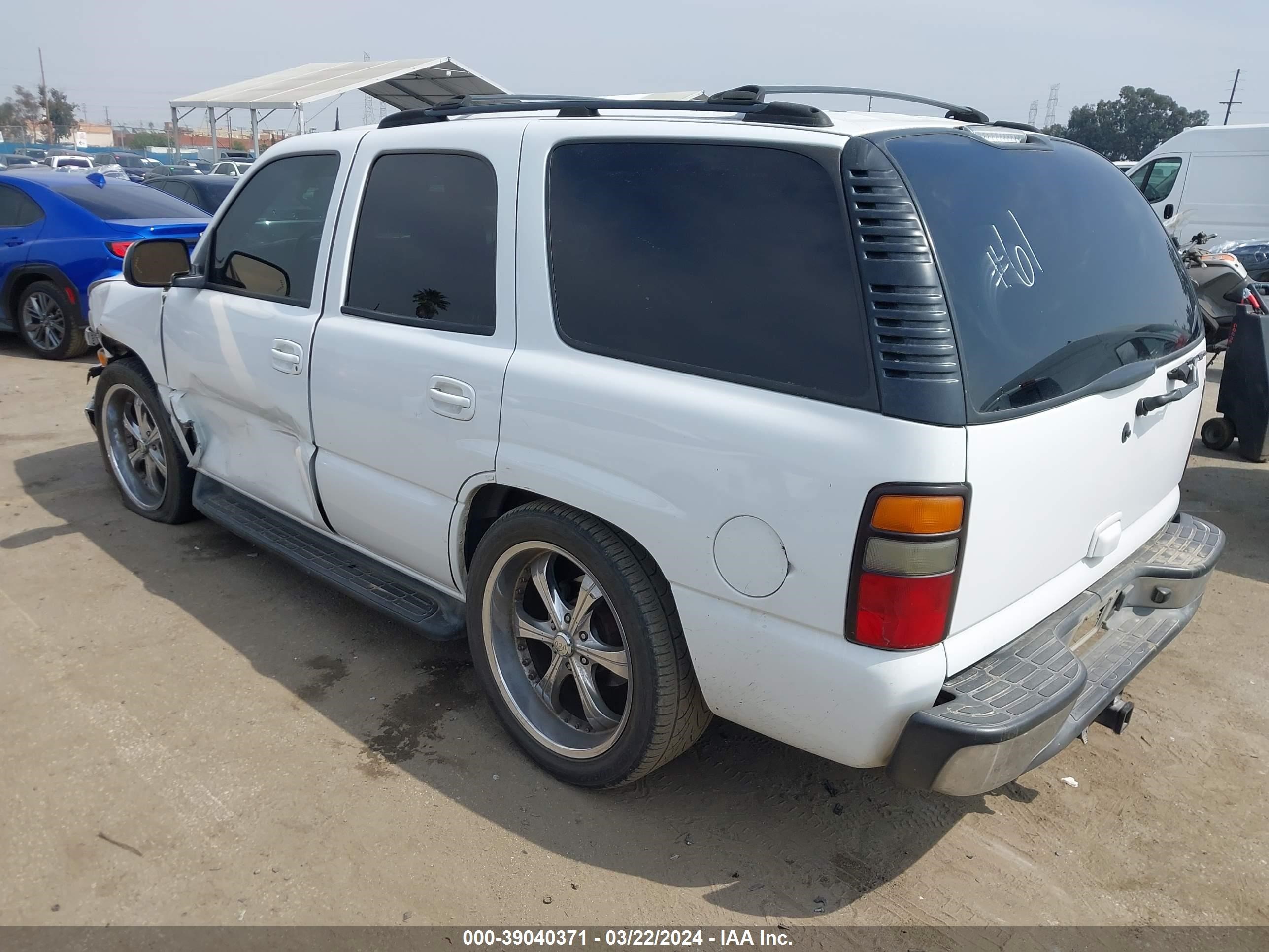 Photo 2 VIN: 1GNEC13T75R211974 - CHEVROLET TAHOE 