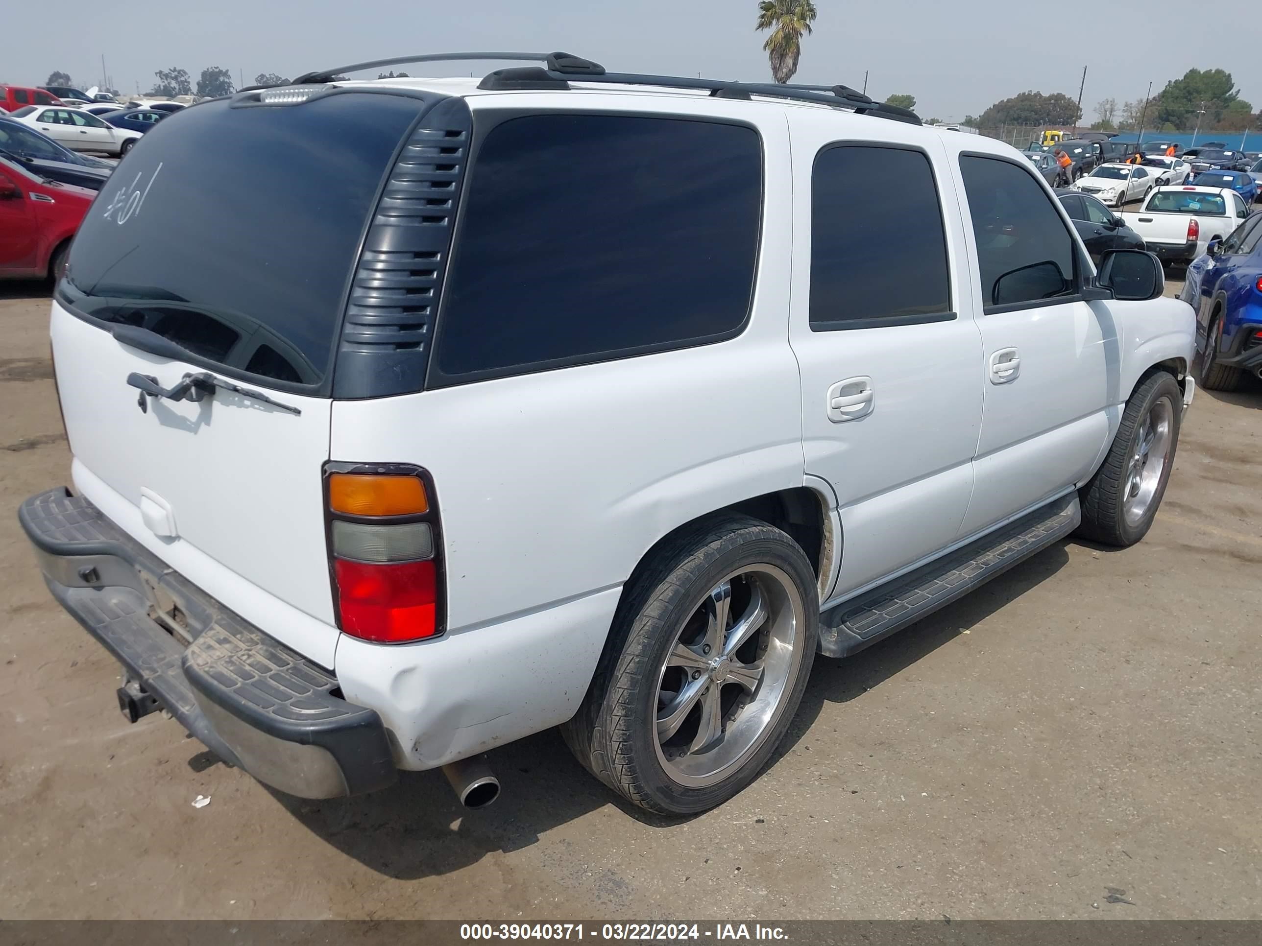 Photo 3 VIN: 1GNEC13T75R211974 - CHEVROLET TAHOE 