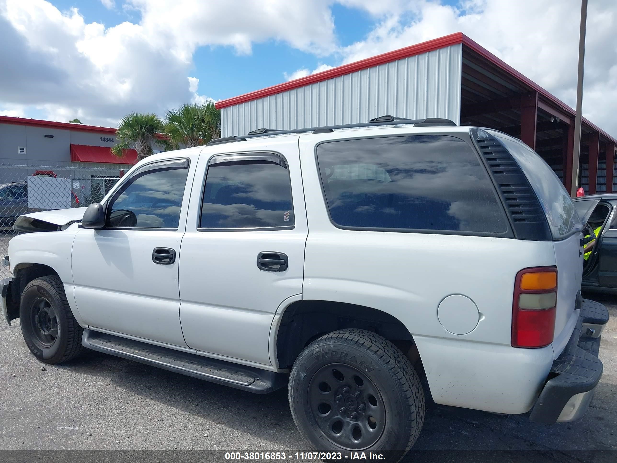 Photo 13 VIN: 1GNEC13T81R174105 - CHEVROLET TAHOE 