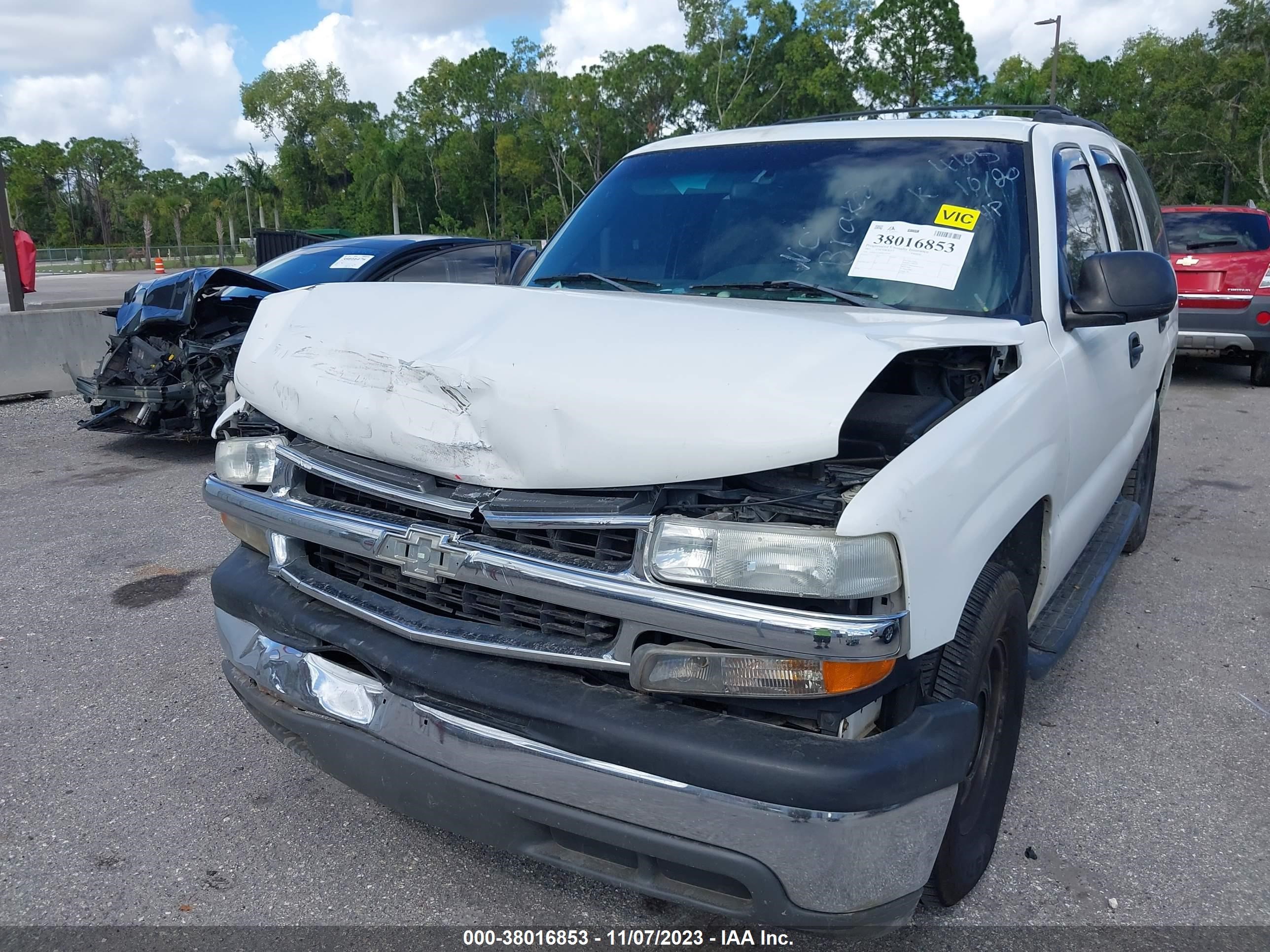 Photo 5 VIN: 1GNEC13T81R174105 - CHEVROLET TAHOE 