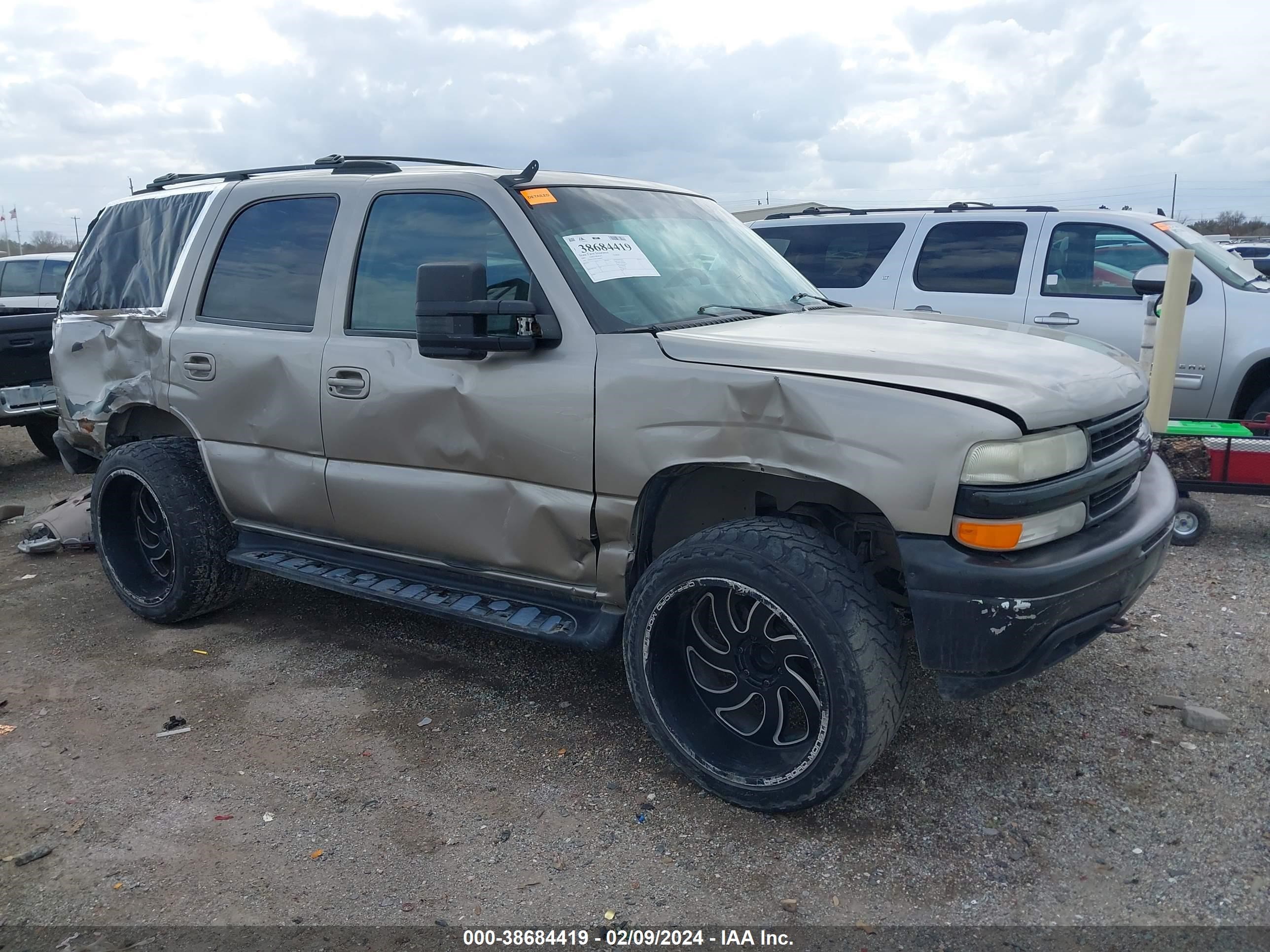 Photo 13 VIN: 1GNEC13T81R180969 - CHEVROLET TAHOE 