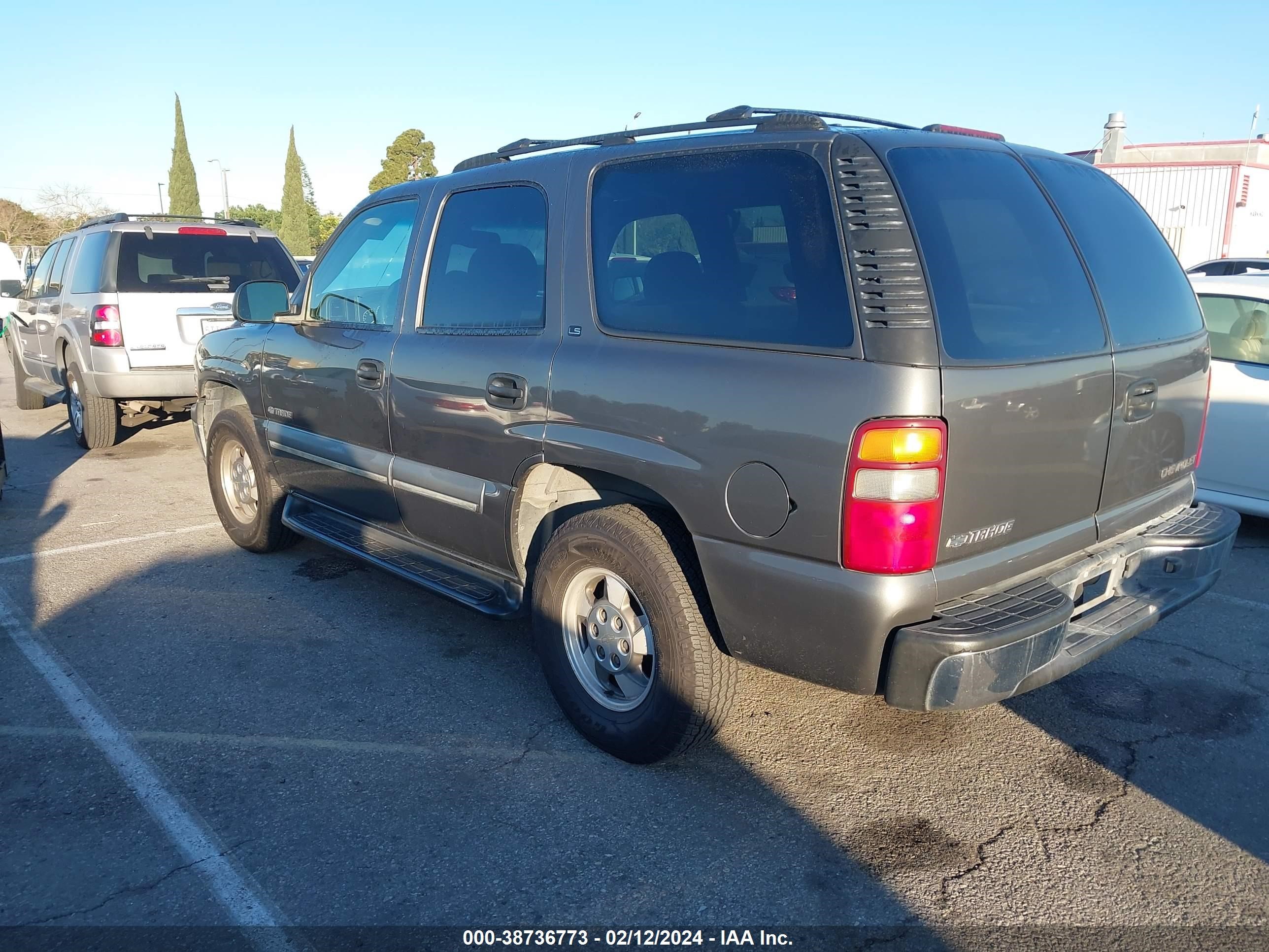 Photo 2 VIN: 1GNEC13T82R152090 - CHEVROLET TAHOE 