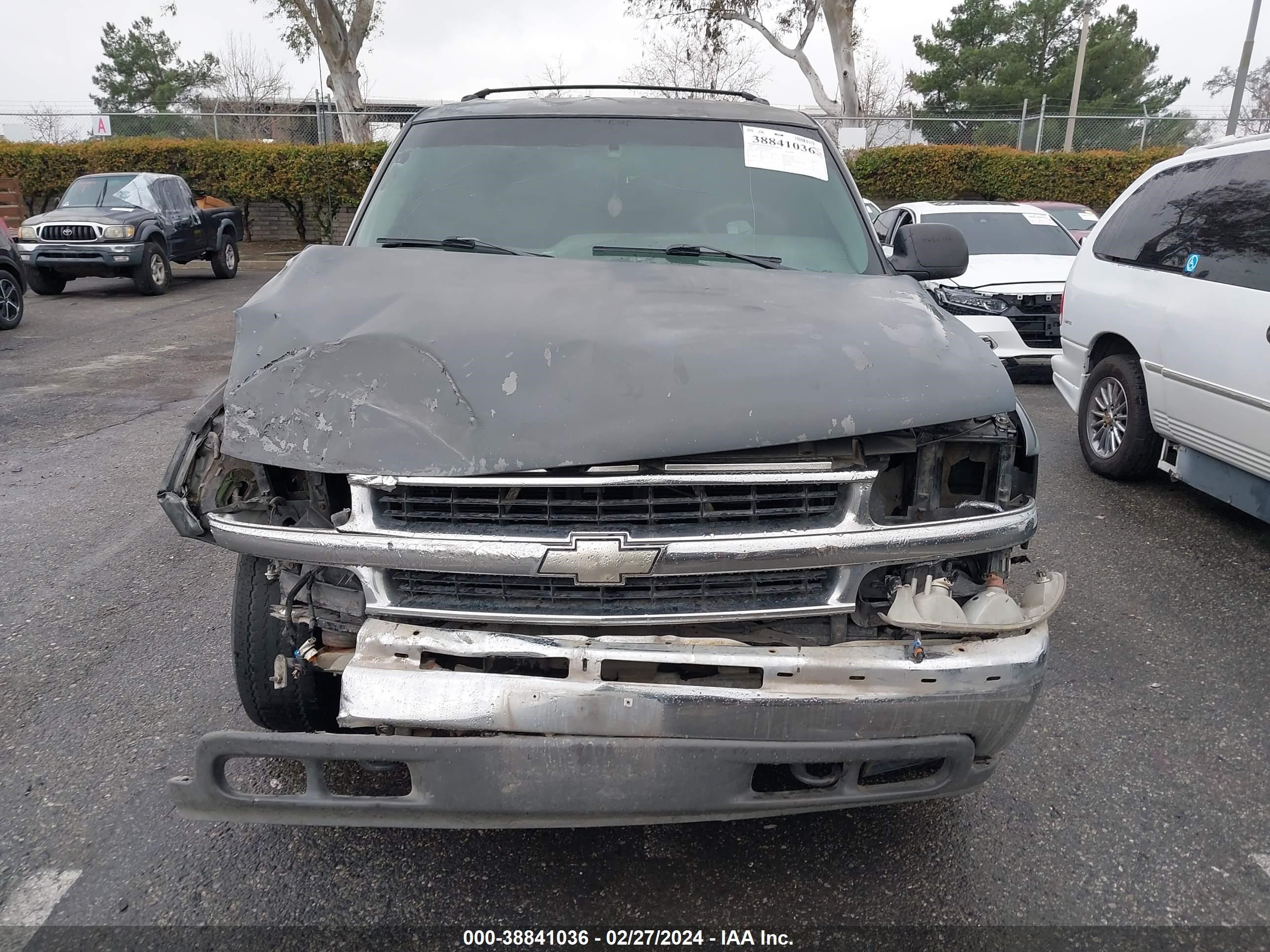 Photo 11 VIN: 1GNEC13T82R186157 - CHEVROLET TAHOE 