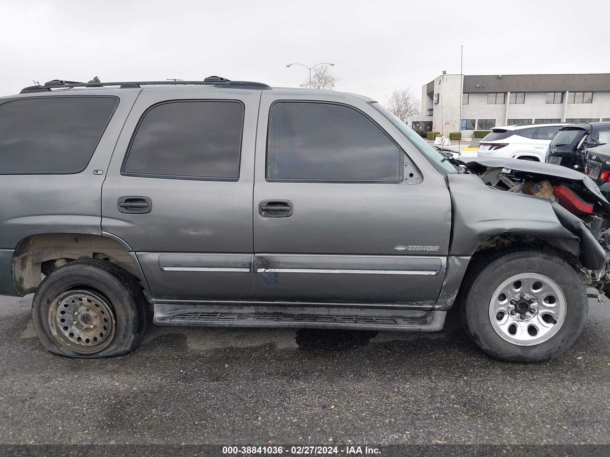 Photo 12 VIN: 1GNEC13T82R186157 - CHEVROLET TAHOE 