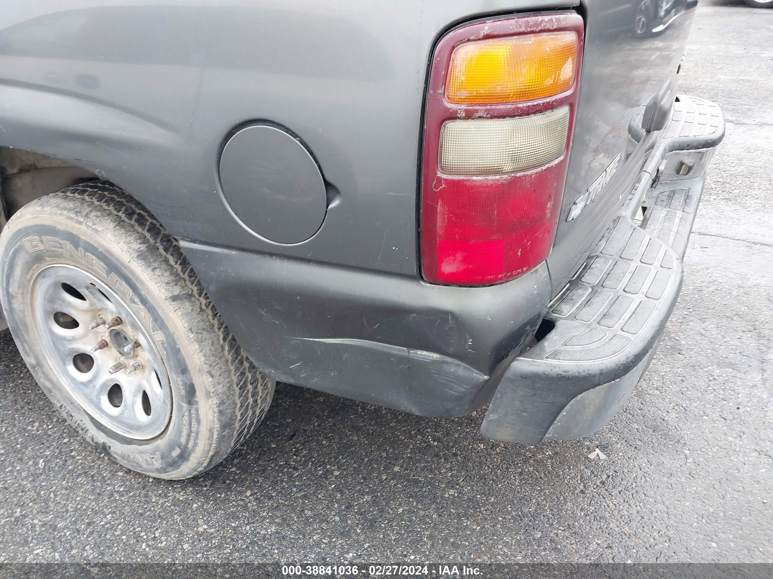 Photo 17 VIN: 1GNEC13T82R186157 - CHEVROLET TAHOE 