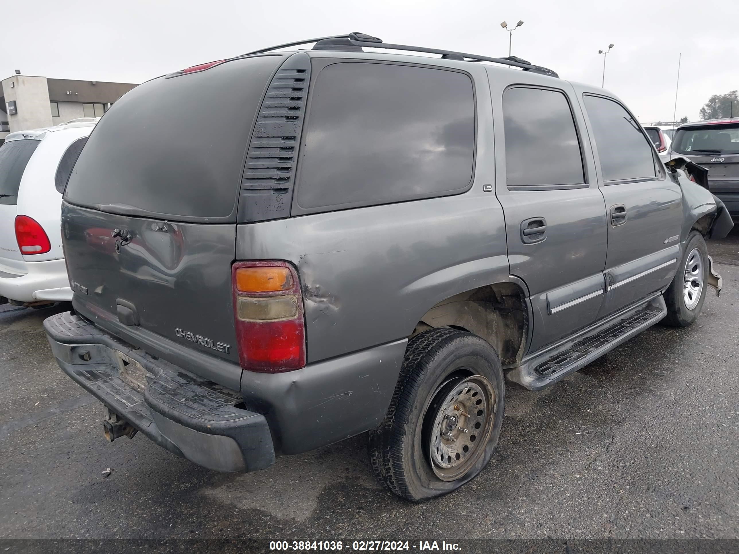 Photo 3 VIN: 1GNEC13T82R186157 - CHEVROLET TAHOE 