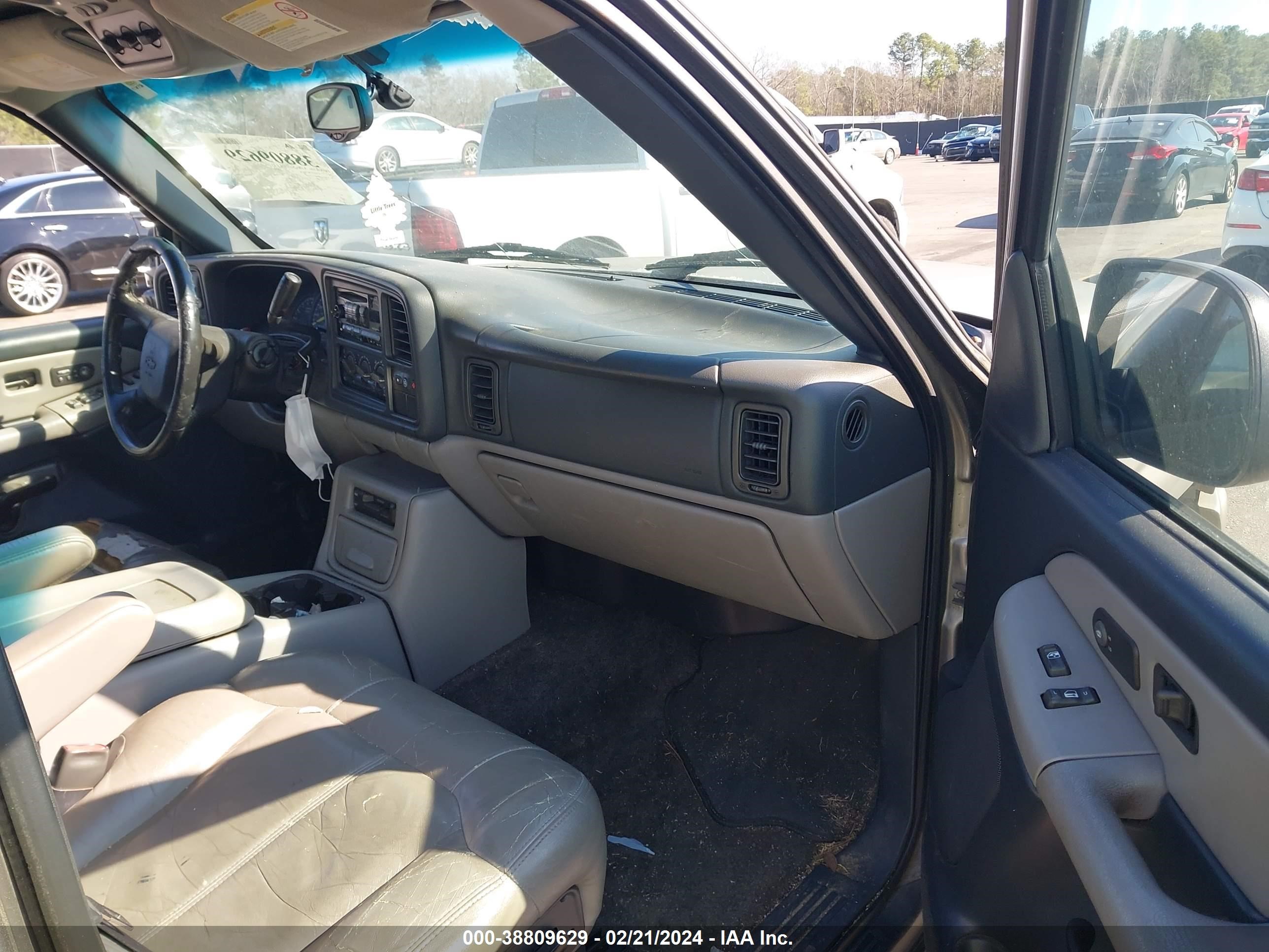 Photo 4 VIN: 1GNEC13T91R116469 - CHEVROLET TAHOE 