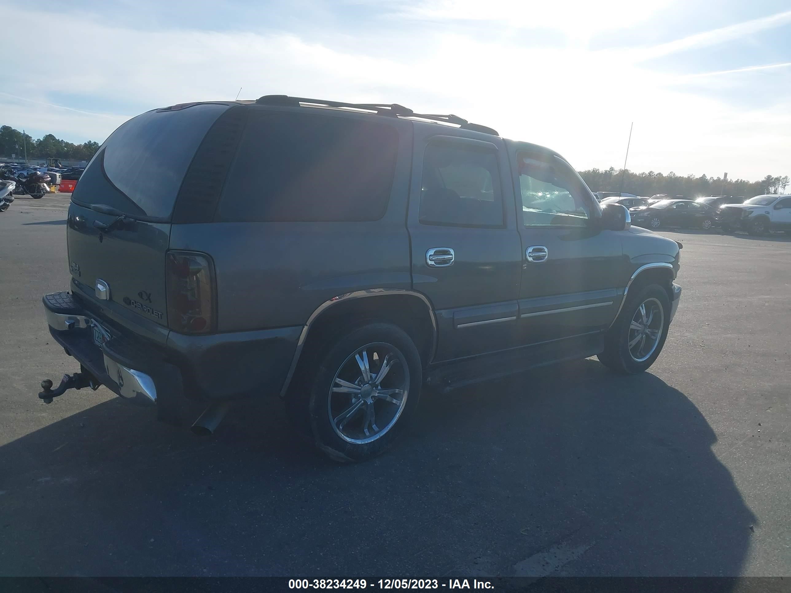 Photo 3 VIN: 1GNEC13TX1R176972 - CHEVROLET TAHOE 