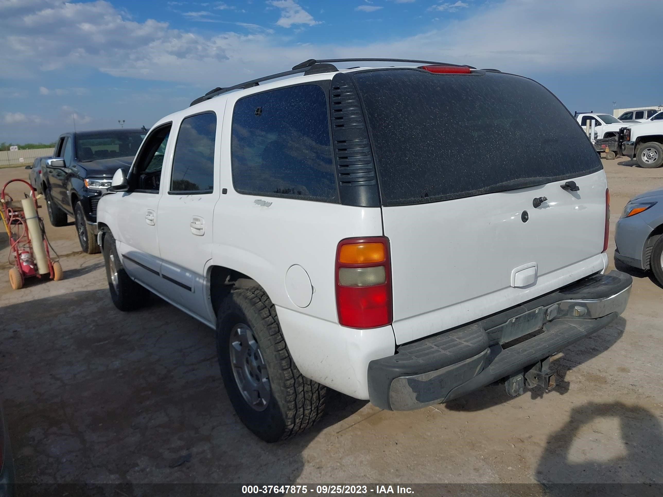 Photo 2 VIN: 1GNEC13TX1R195604 - CHEVROLET TAHOE 