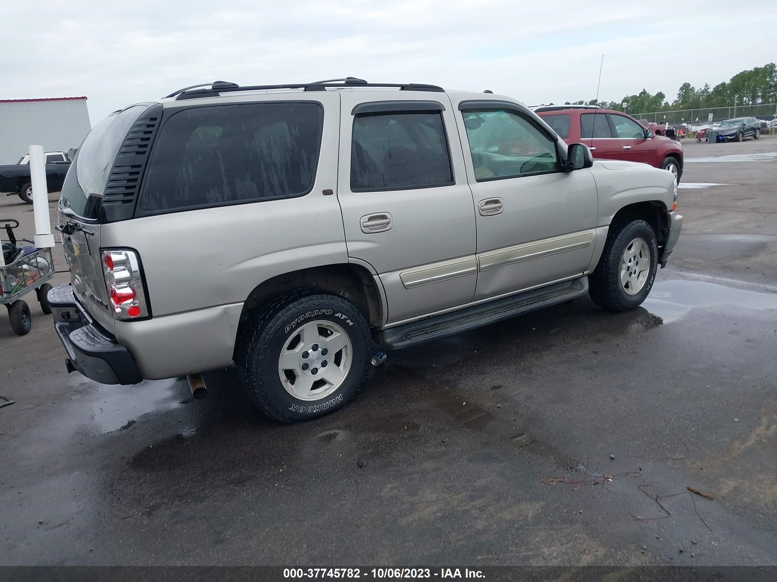 Photo 3 VIN: 1GNEC13TX5R163600 - CHEVROLET TAHOE 