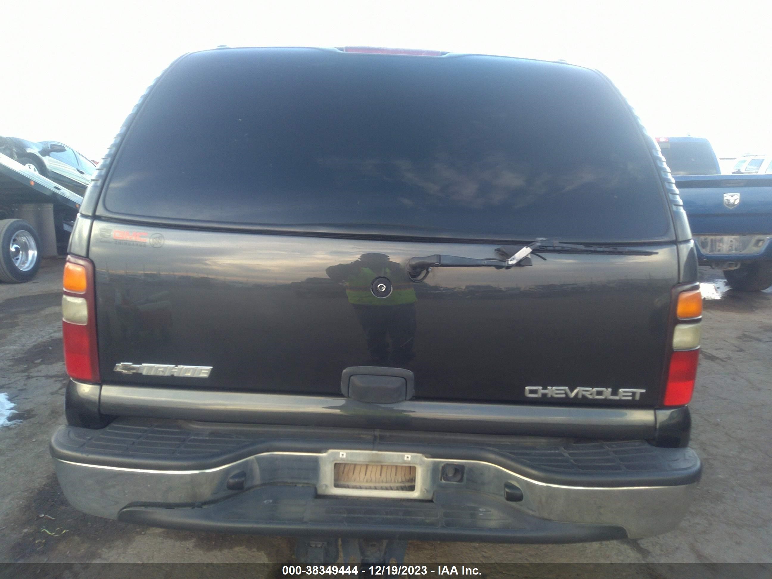 Photo 15 VIN: 1GNEC13V04R107410 - CHEVROLET TAHOE 