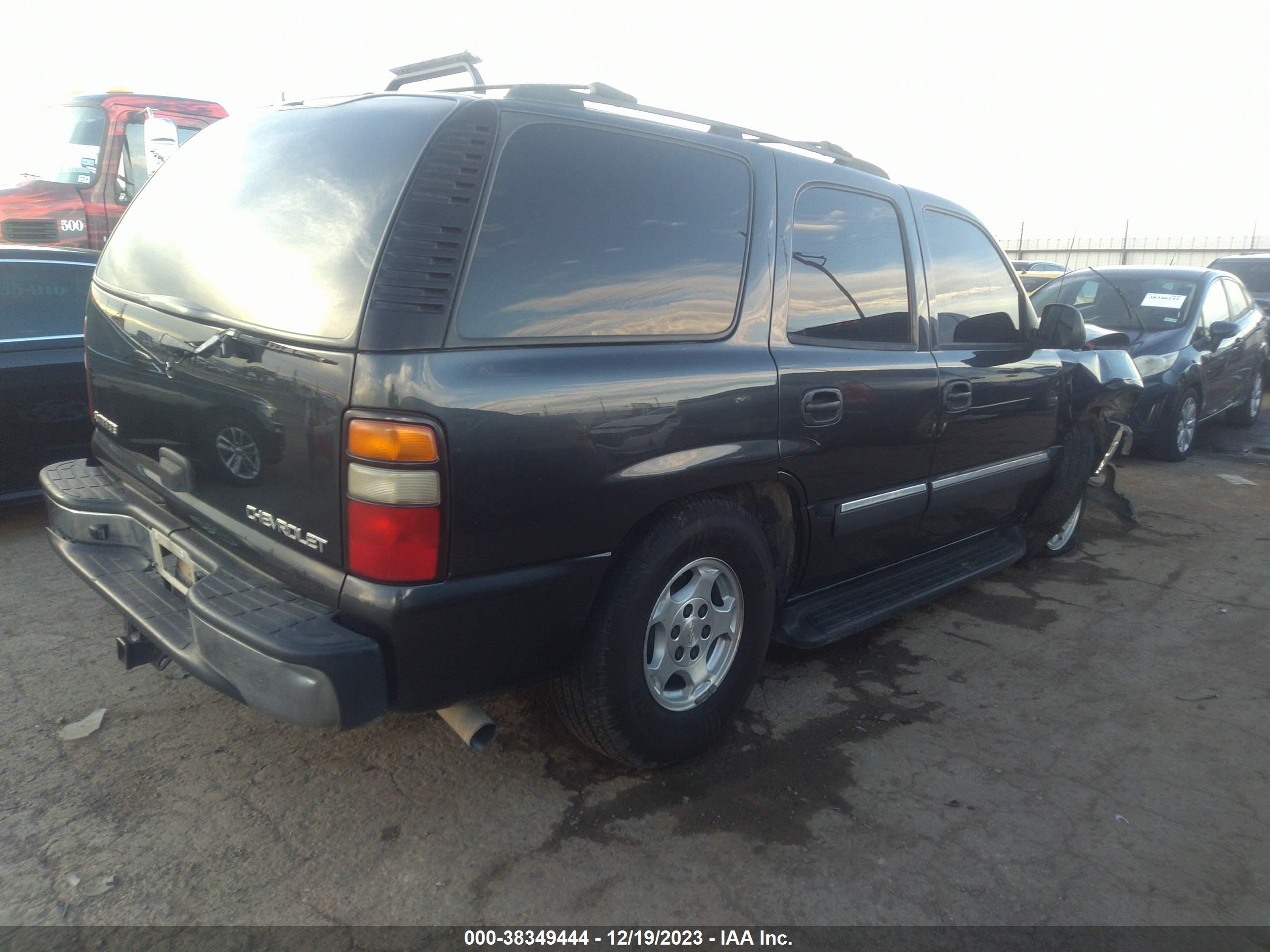 Photo 3 VIN: 1GNEC13V04R107410 - CHEVROLET TAHOE 