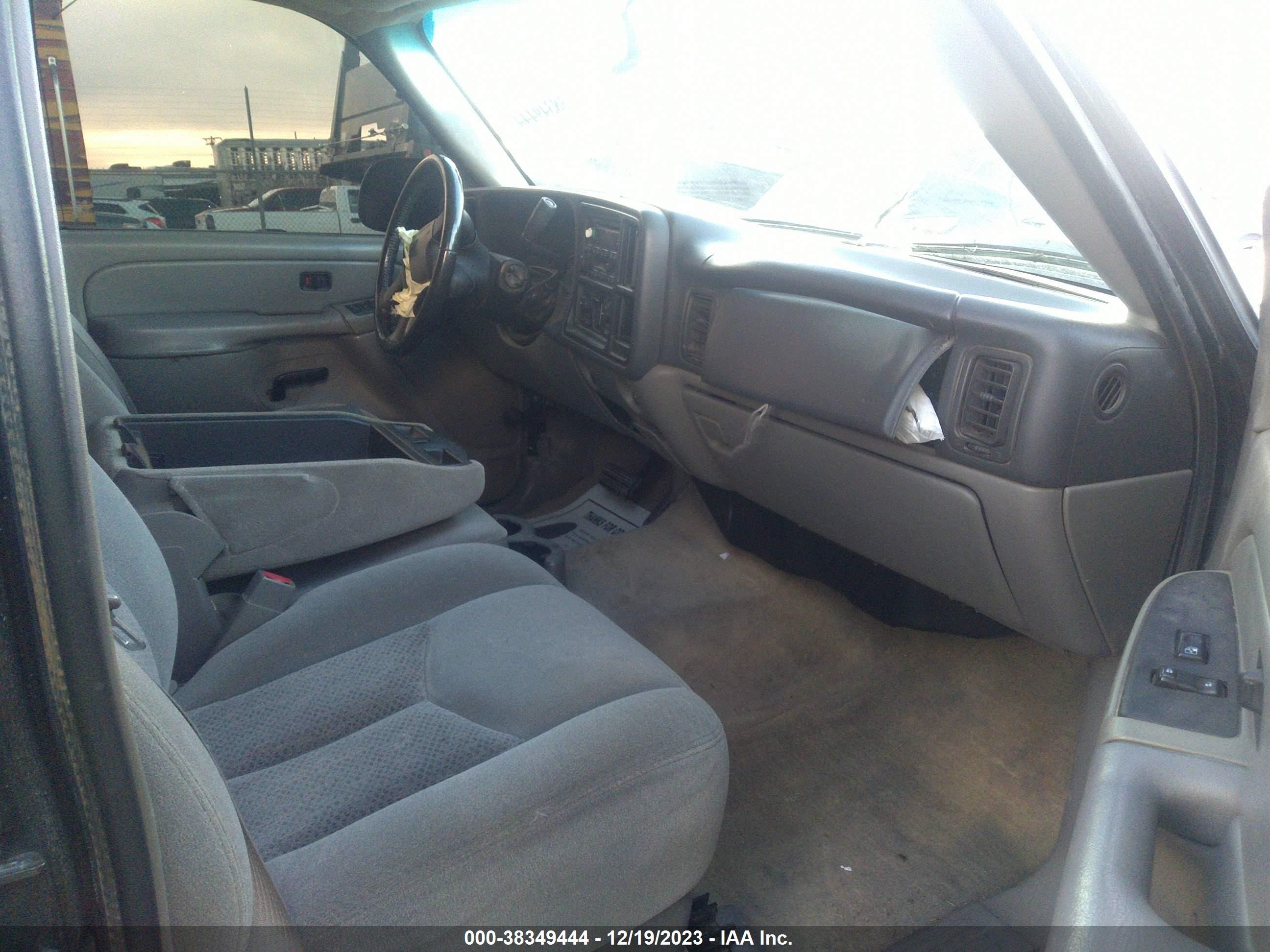 Photo 4 VIN: 1GNEC13V04R107410 - CHEVROLET TAHOE 