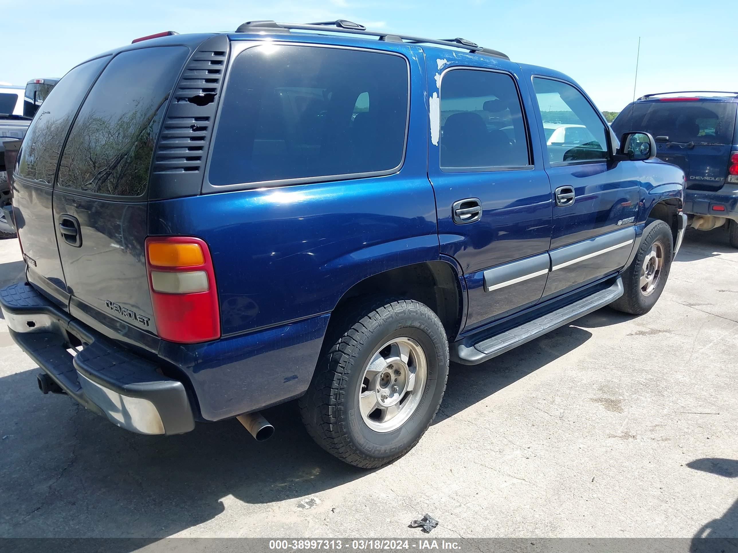 Photo 3 VIN: 1GNEC13V13R157828 - CHEVROLET TAHOE 