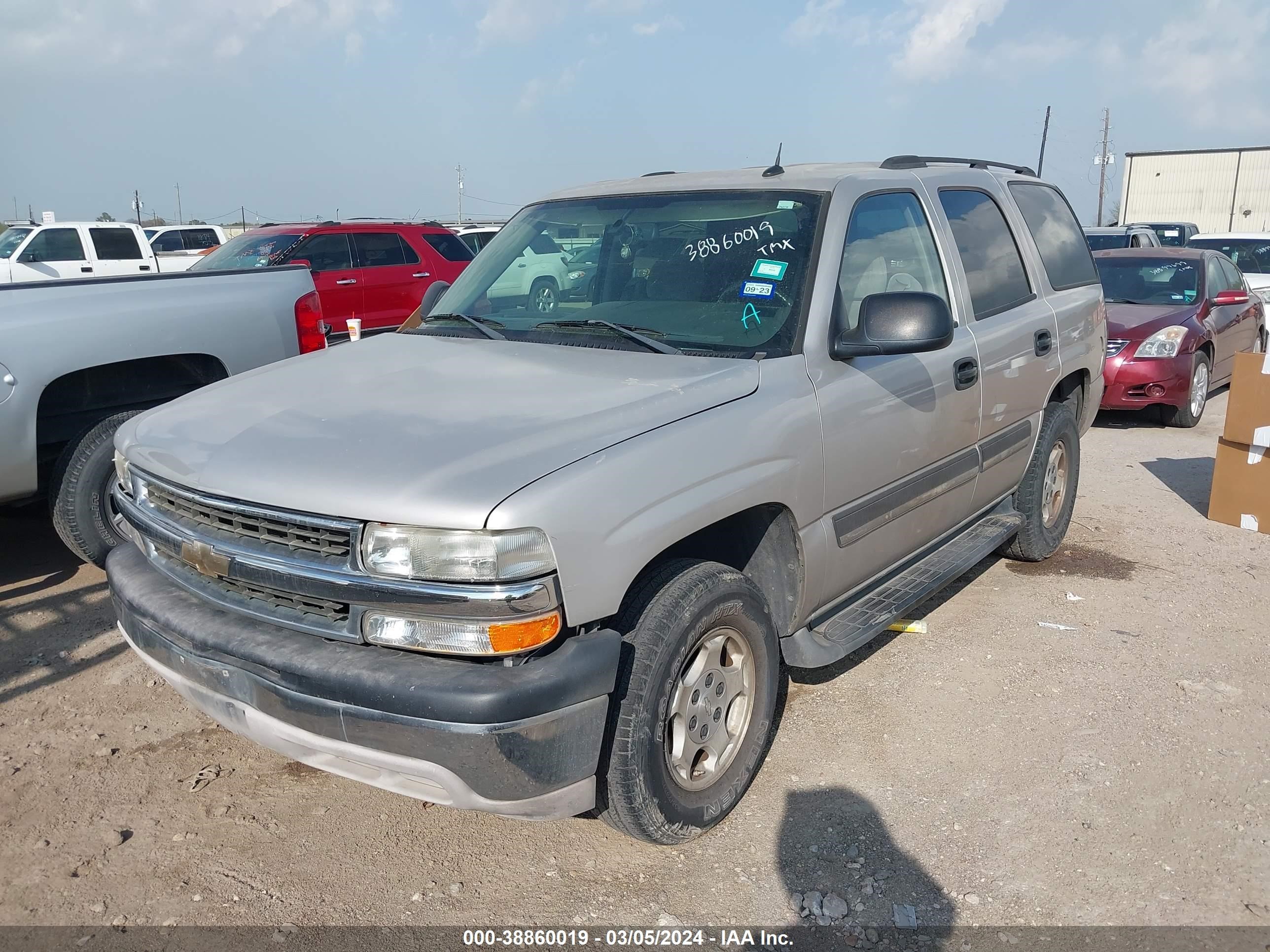 Photo 1 VIN: 1GNEC13V15R235608 - CHEVROLET TAHOE 