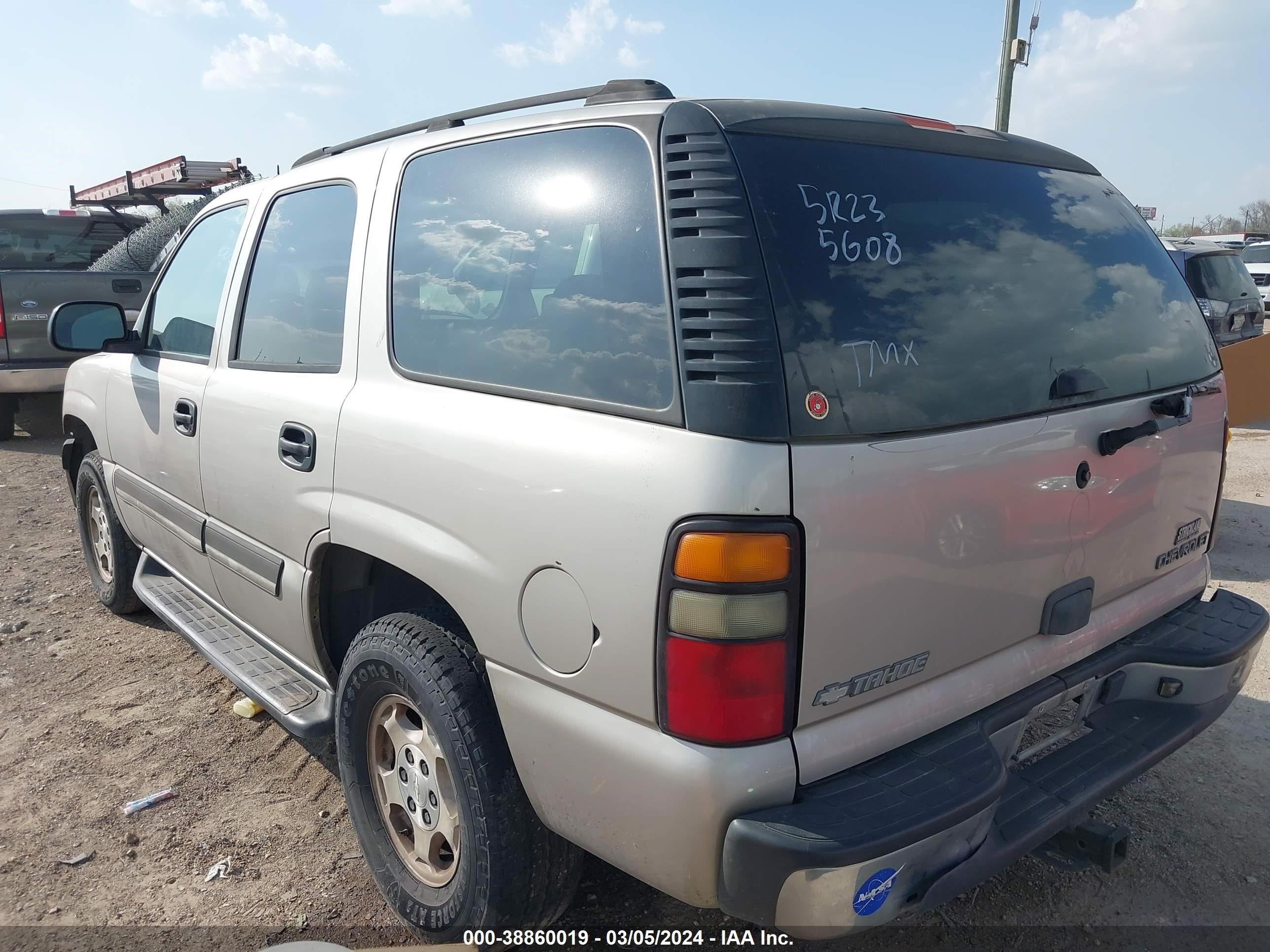 Photo 2 VIN: 1GNEC13V15R235608 - CHEVROLET TAHOE 