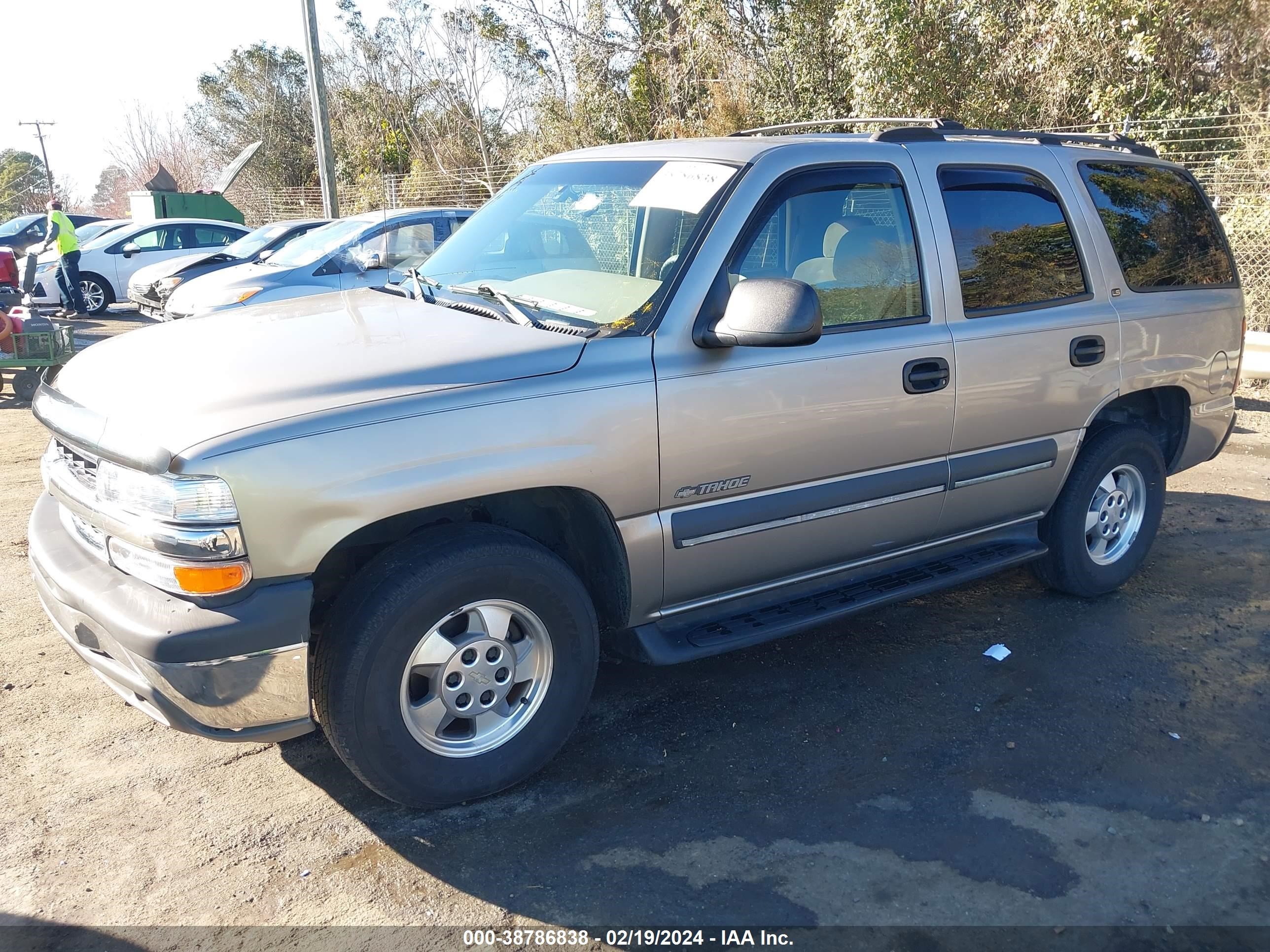 Photo 1 VIN: 1GNEC13V22R287986 - CHEVROLET TAHOE 