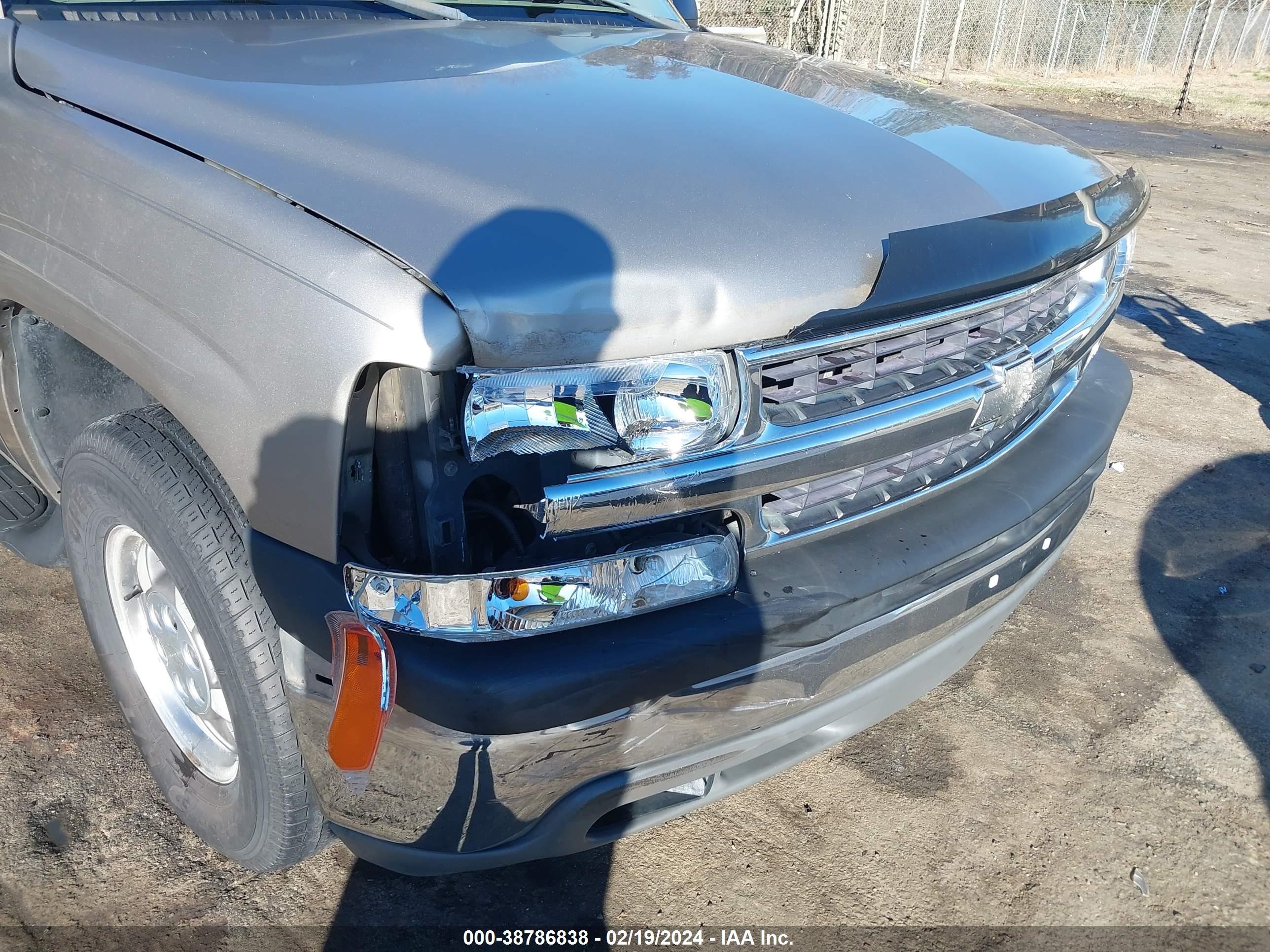 Photo 5 VIN: 1GNEC13V22R287986 - CHEVROLET TAHOE 