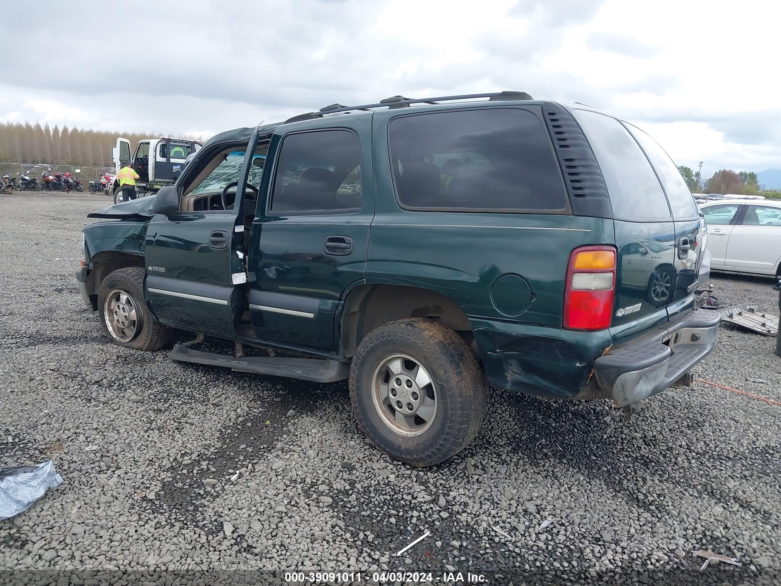 Photo 2 VIN: 1GNEC13V23J329640 - CHEVROLET TAHOE 