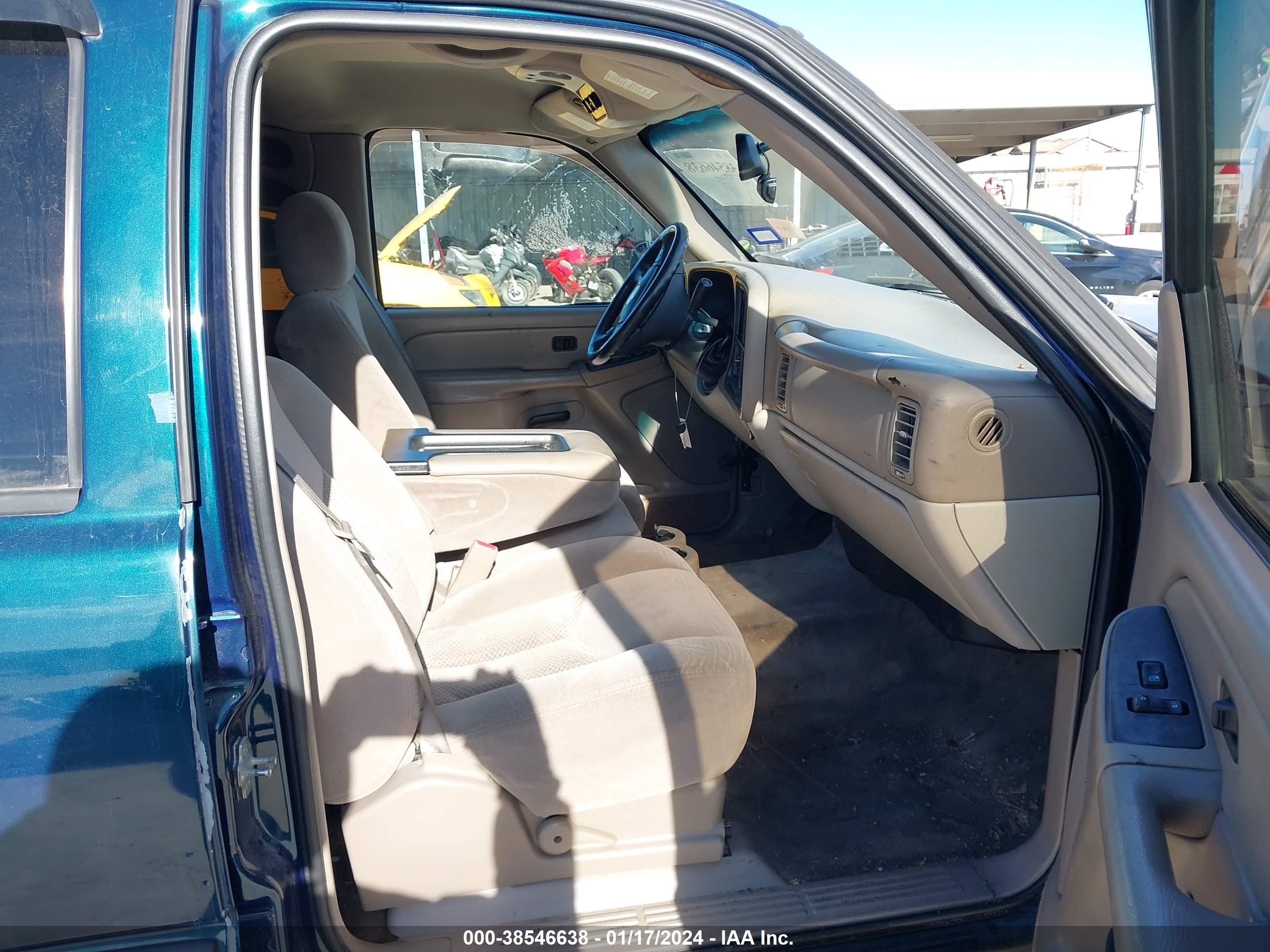 Photo 4 VIN: 1GNEC13V25J134236 - CHEVROLET TAHOE 