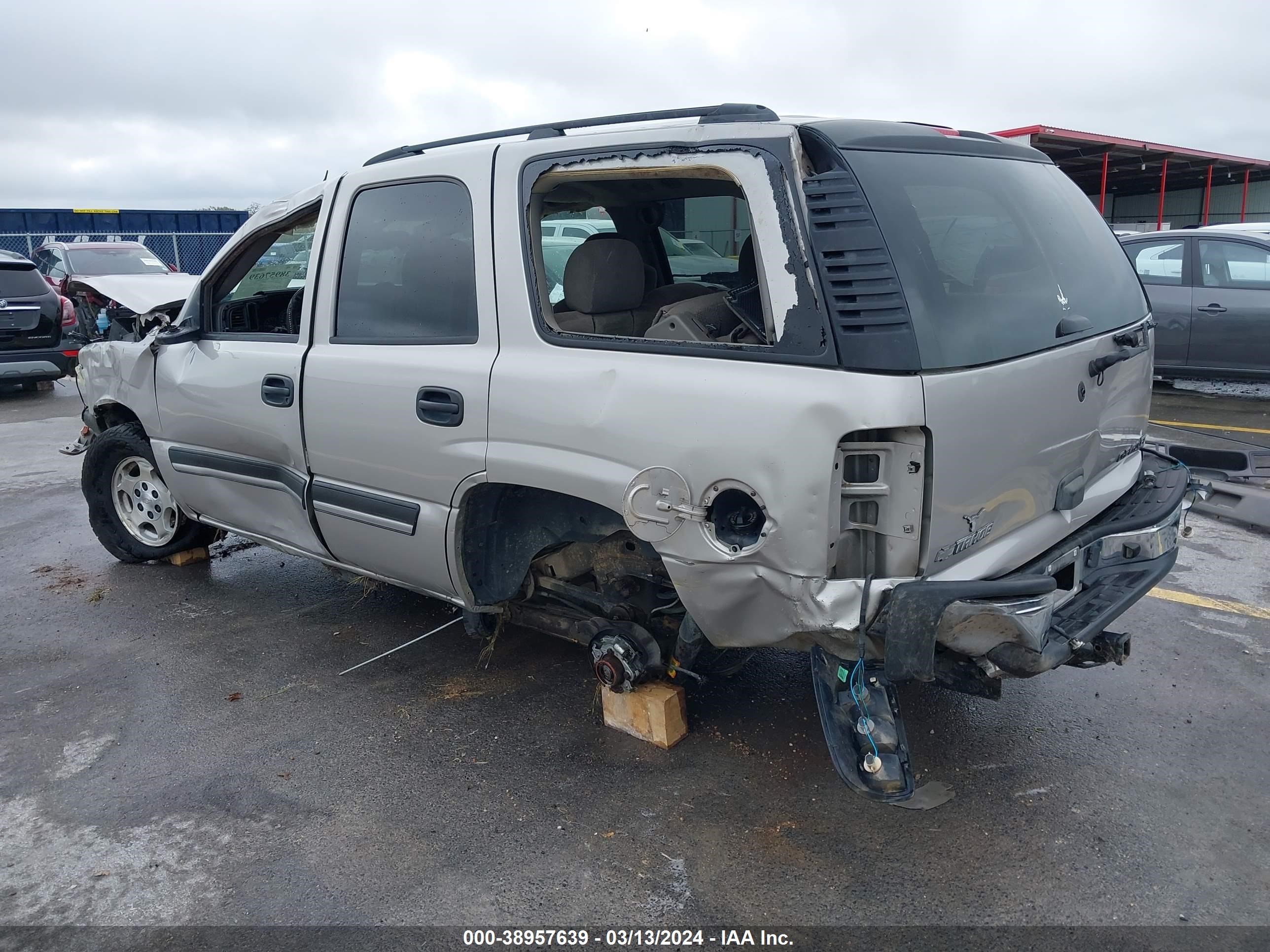 Photo 2 VIN: 1GNEC13V45R258929 - CHEVROLET TAHOE 