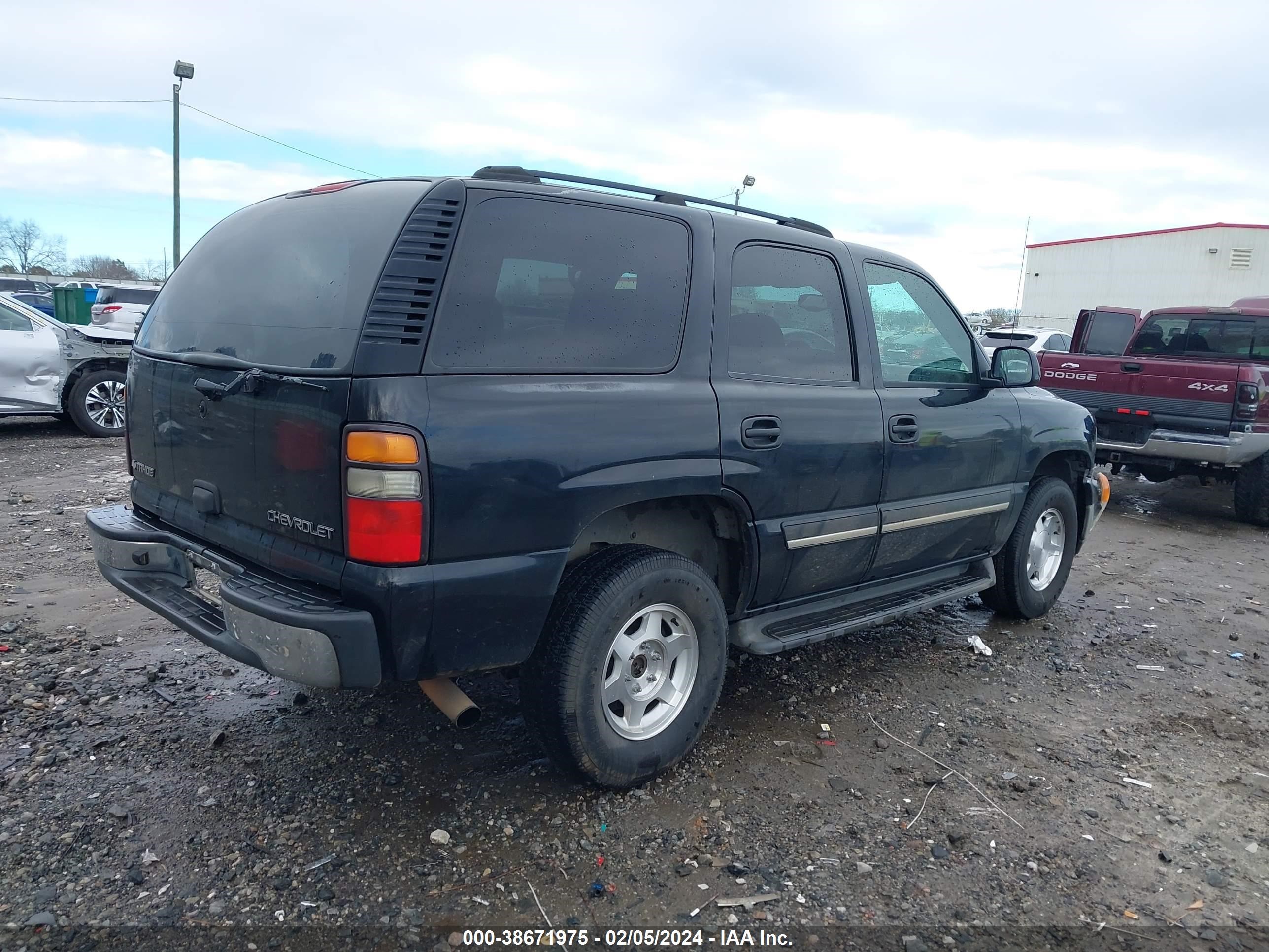 Photo 3 VIN: 1GNEC13V65J142193 - CHEVROLET TAHOE 